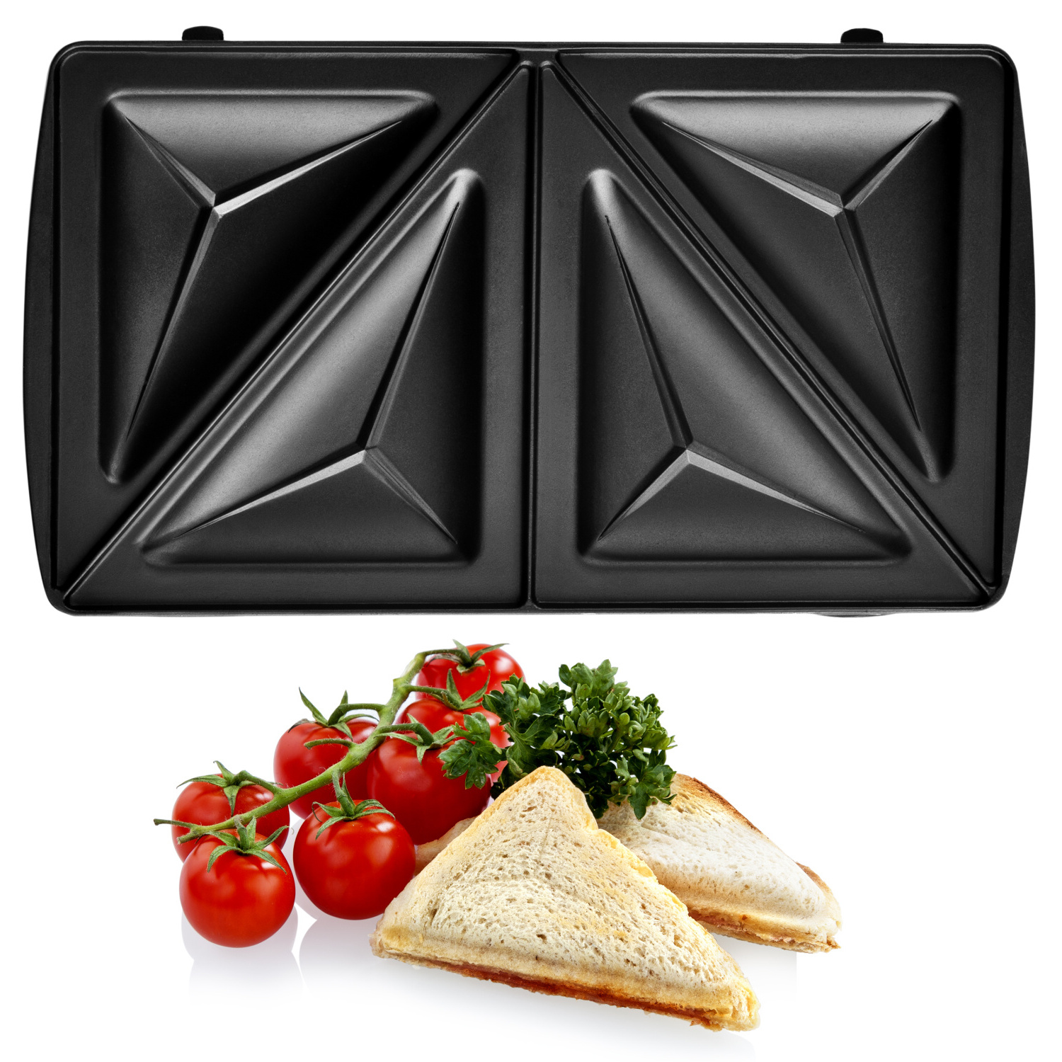 Ein geschlossener schwarzer Sandwichmaker mit Tomaten und Sandwiches.
