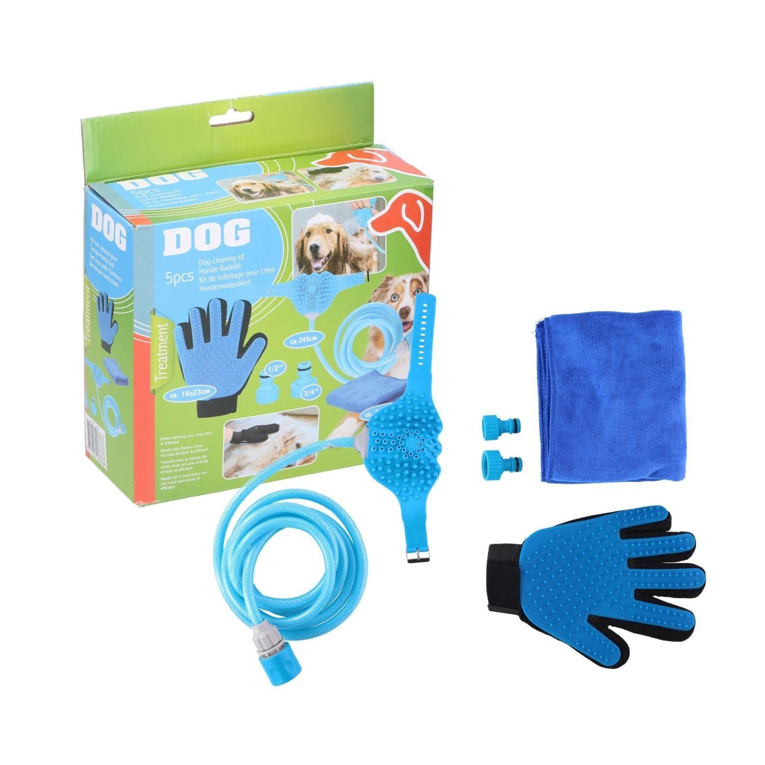 Ein Hunde-Pflegeset mit Werkzeugen, darunter ein Schlauch, Handschuhe und eine Bürste.