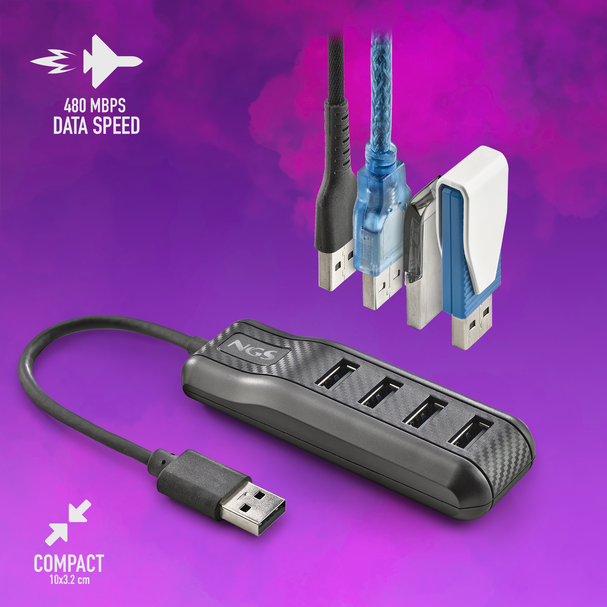 Ein USB-Hub mit 4 Anschlüssen und drei USB-Kabeln und einem USB-Stick vor lila Hintergrund.
