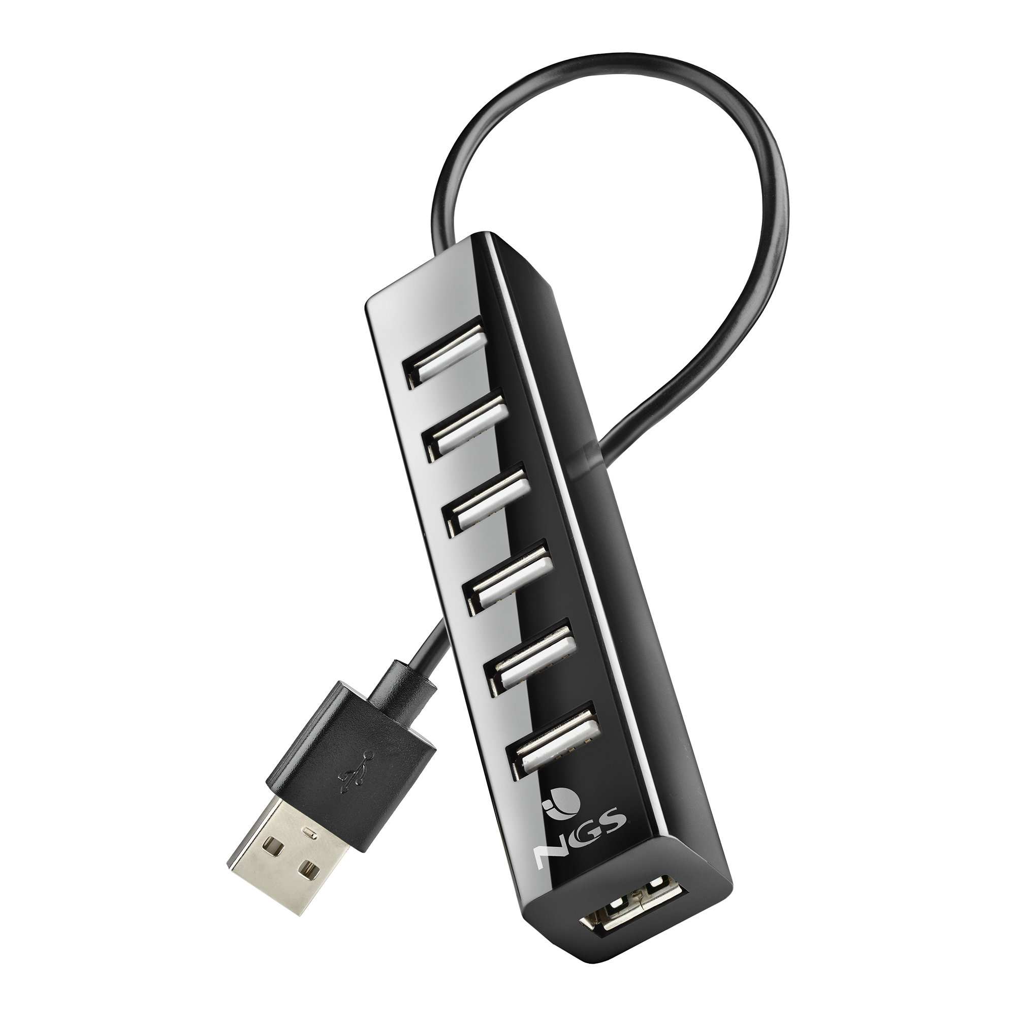 Schwarzer USB-Hub mit sieben Anschlüssen, verbunden mit einem USB-A-Stecker. Der Hub hat das NGS-Markenlogo.