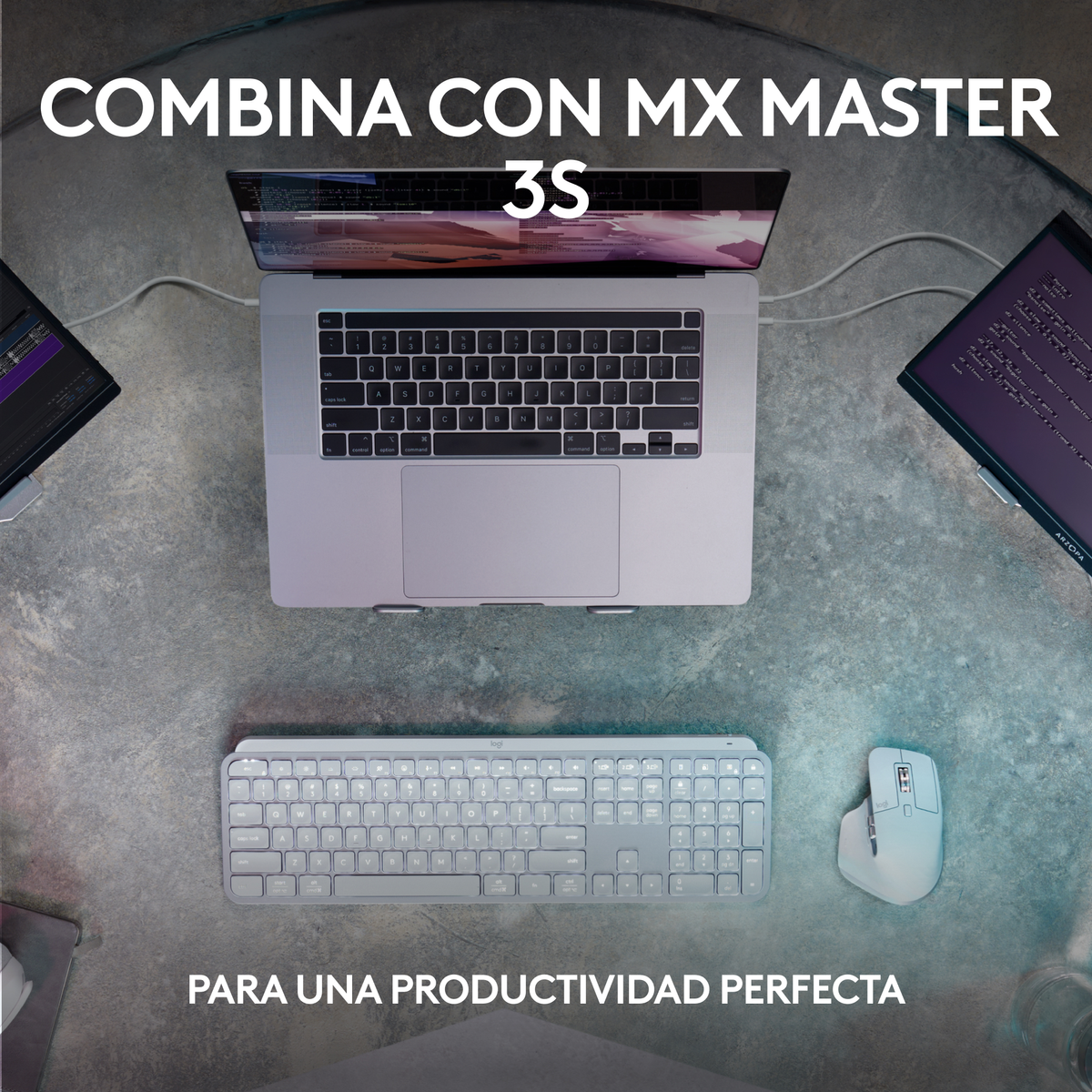 Un laptop, una tastiera e un mouse su un tavolo di vetro. Il testo promuove la produttività perfetta.