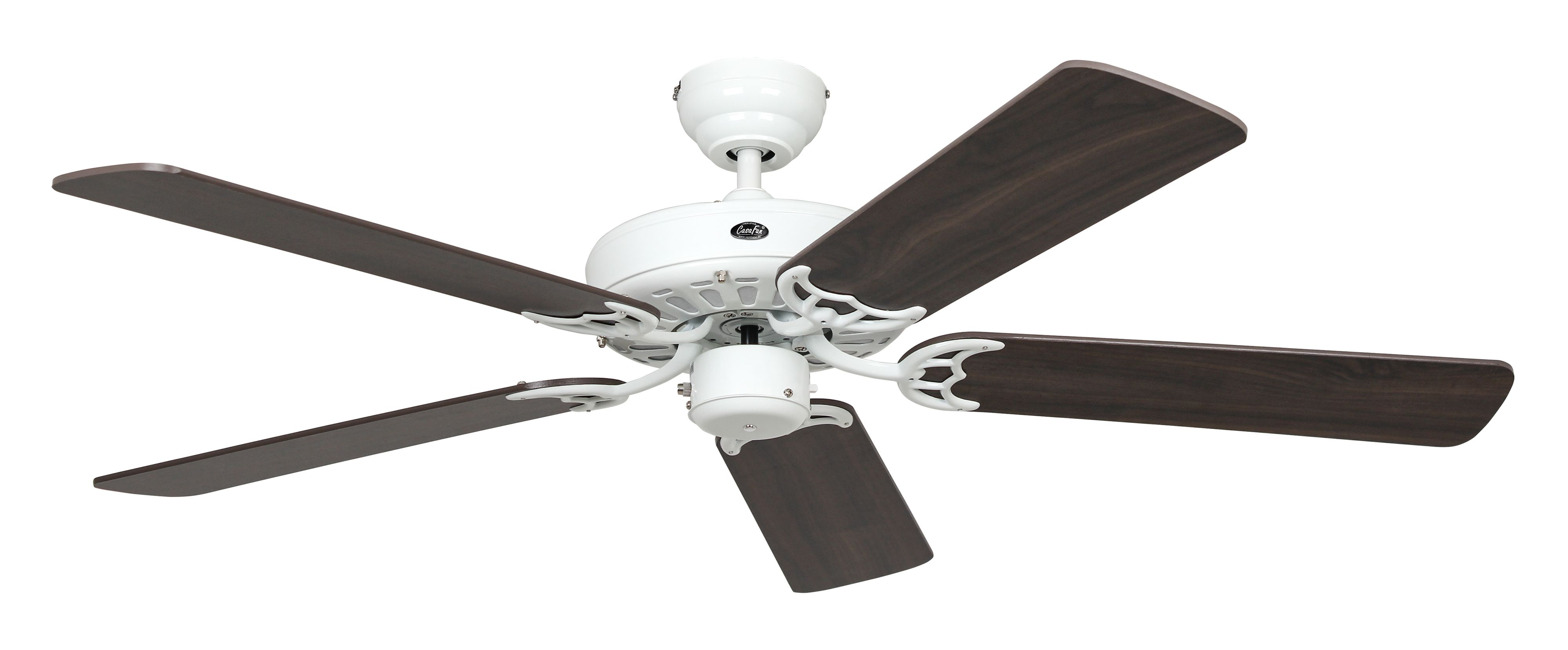Weißer Deckenventilator mit fünf dunklen Holzblättern.
