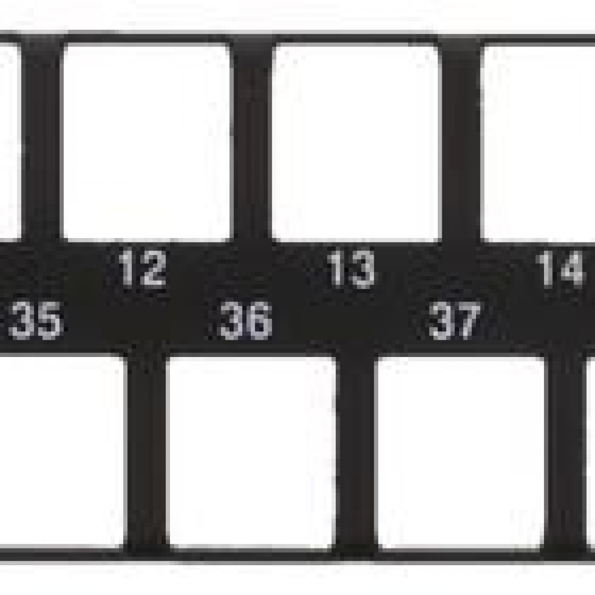 Schwarzer Rahmen mit weißen Quadraten und den Zahlen 12, 13, 14, 35, 36 und 37.