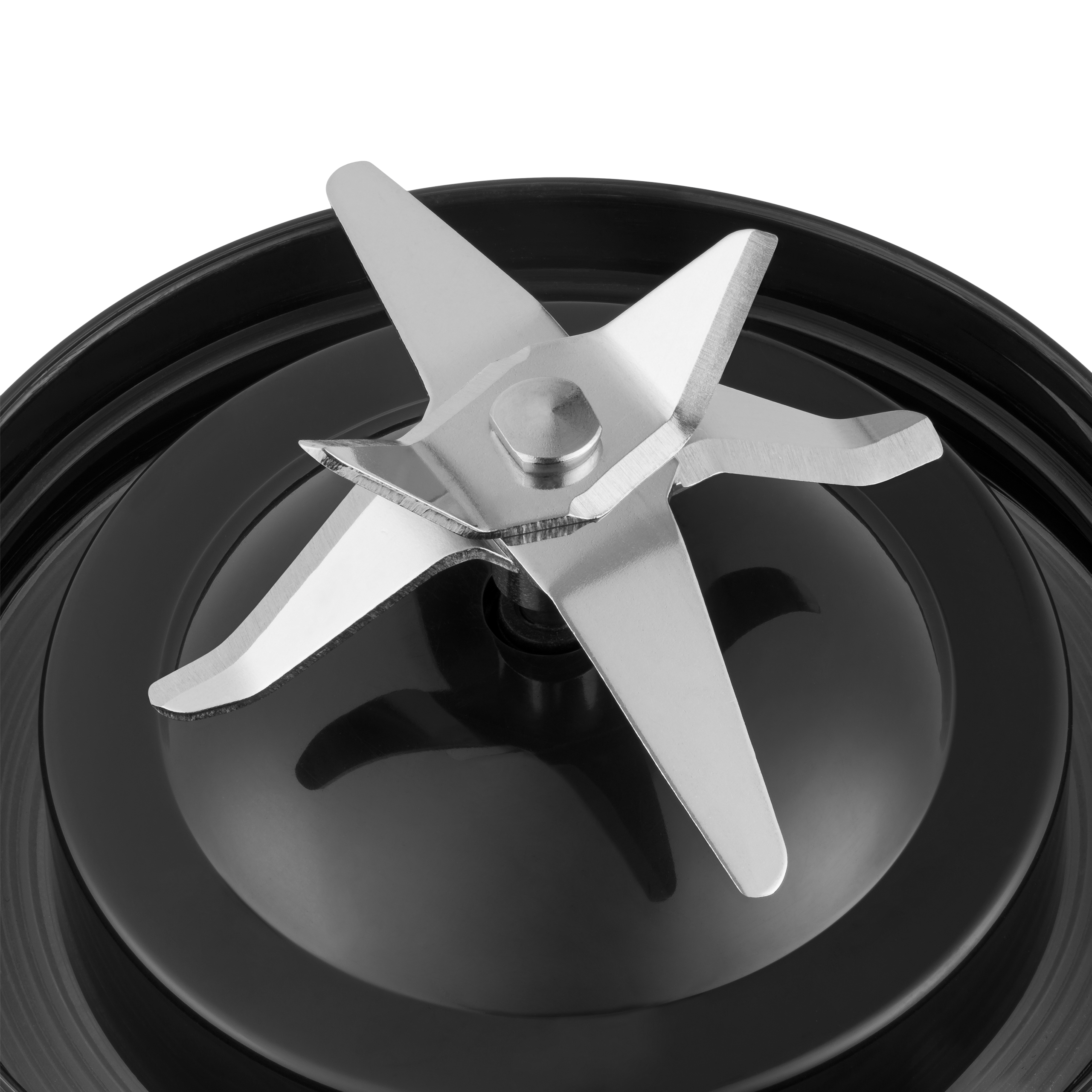 Zbliżenie na zespół ostrzy blendera. Ostrze wykonane jest ze stali nierdzewnej i ma 5 ostrzy.