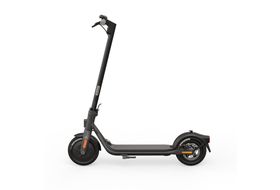 NINEBOT E2 D E-Scooter (8,1 Zoll, Black) E-Scooter %[($[8.1, ]$$[,  ]$$[Black]$)]% | MediaMarkt