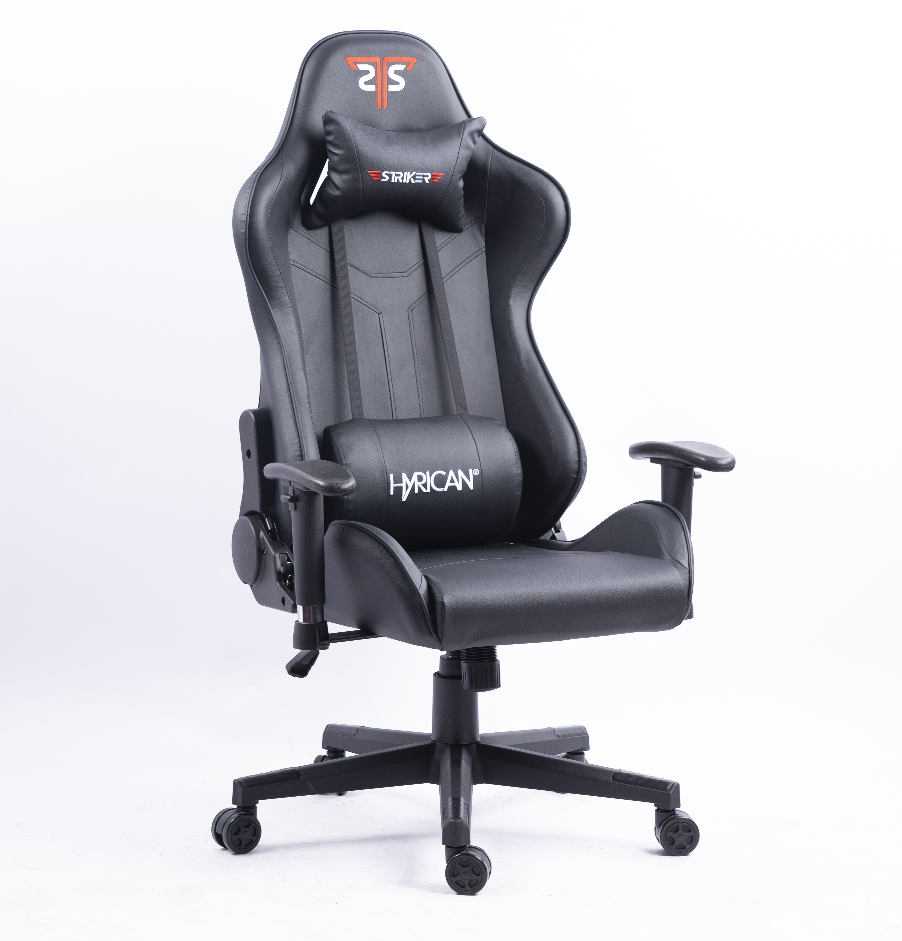 Schwarzer Gaming-Stuhl mit roten Akzenten, Kopfstütze und Lendenwirbelstütze auf weißem Hintergrund.