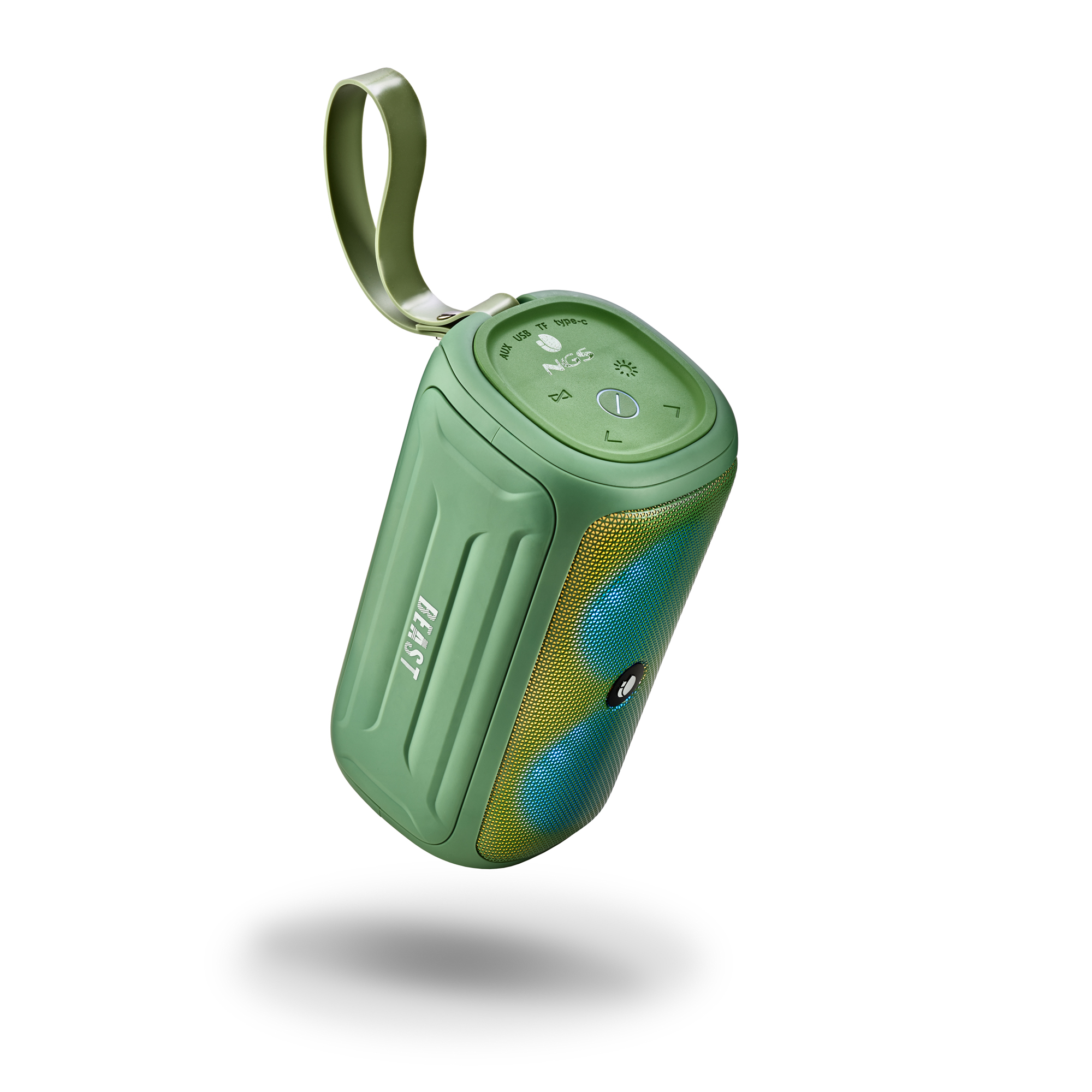 Zielony głośnik przenośny z uchwytem, unoszący się. Na białym tle.