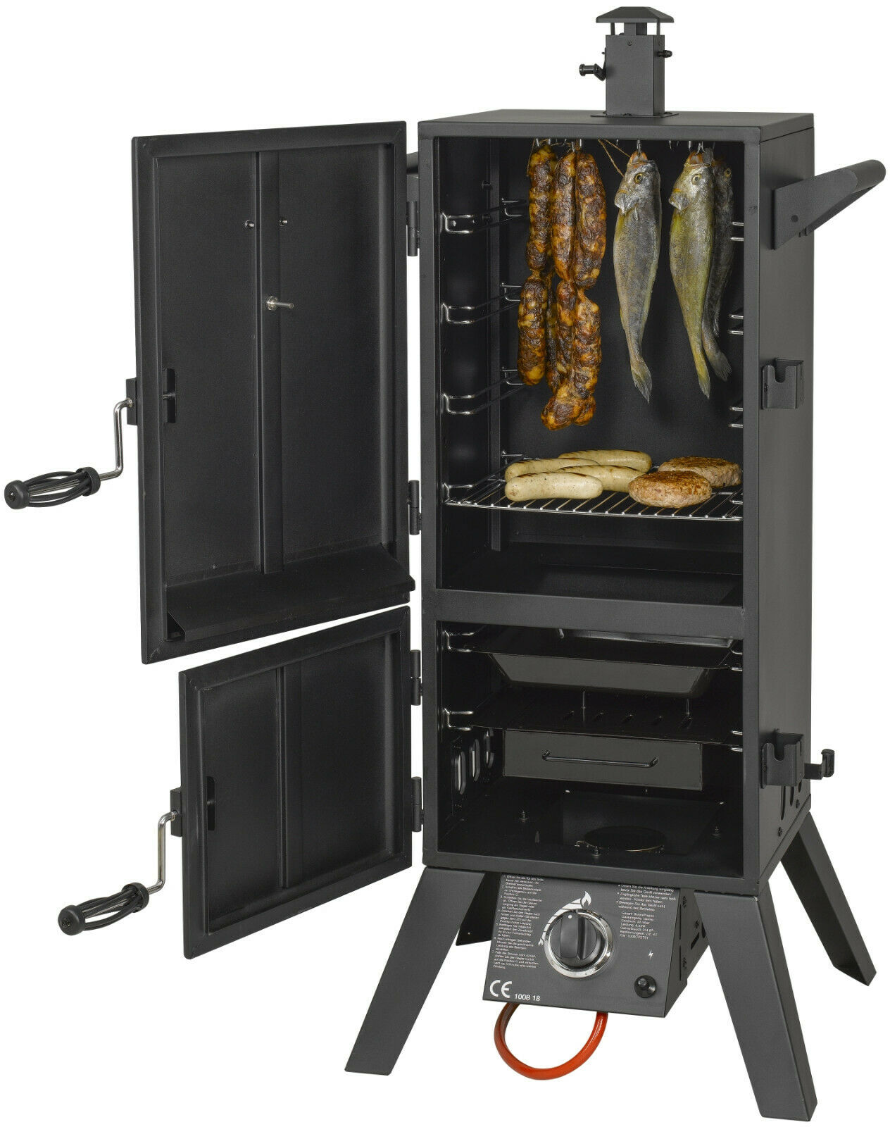Schwarzer Outdoor-Räucherofen mit offenen Türen, gefüllt mit Essen zum Kochen.