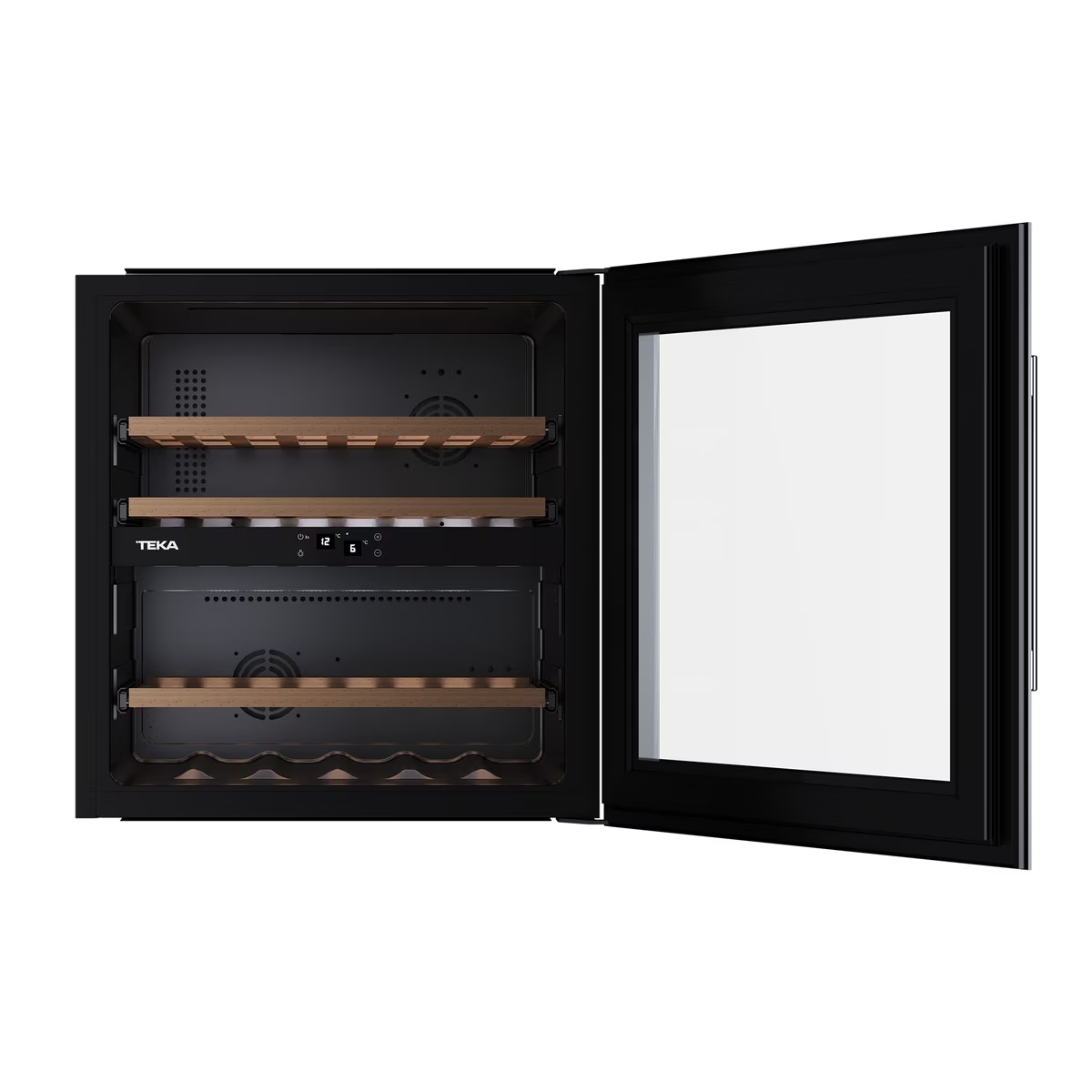 Czarna chłodziarka do wina TEKA z otwartymi szklanymi drzwiami, ukazującymi drewniane półki i butelki wina.