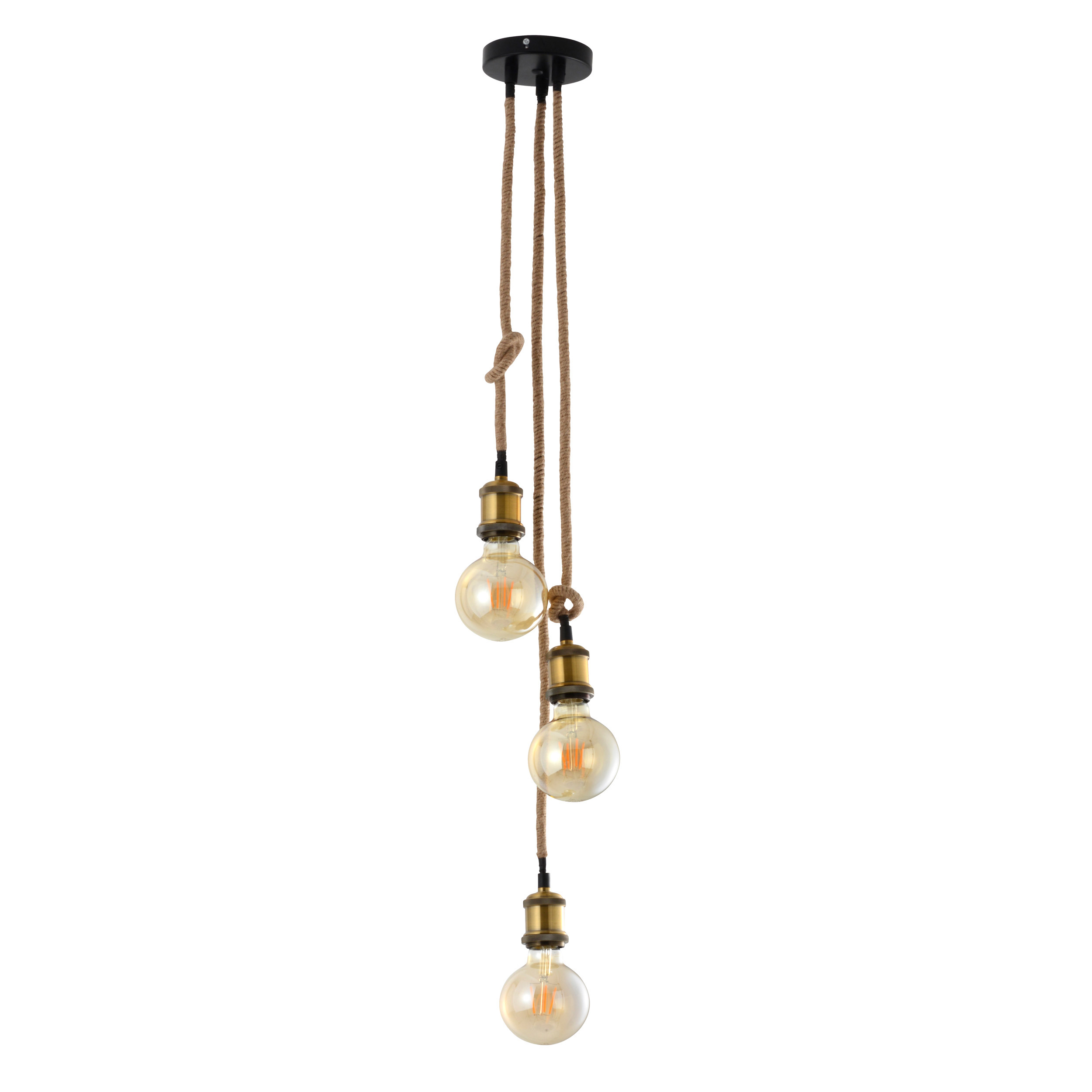Pendelleuchte mit drei Glühbirnen. Seilschnüre mit Knoten. Goldene Glühbirnenhalter. Weißer Hintergrund.