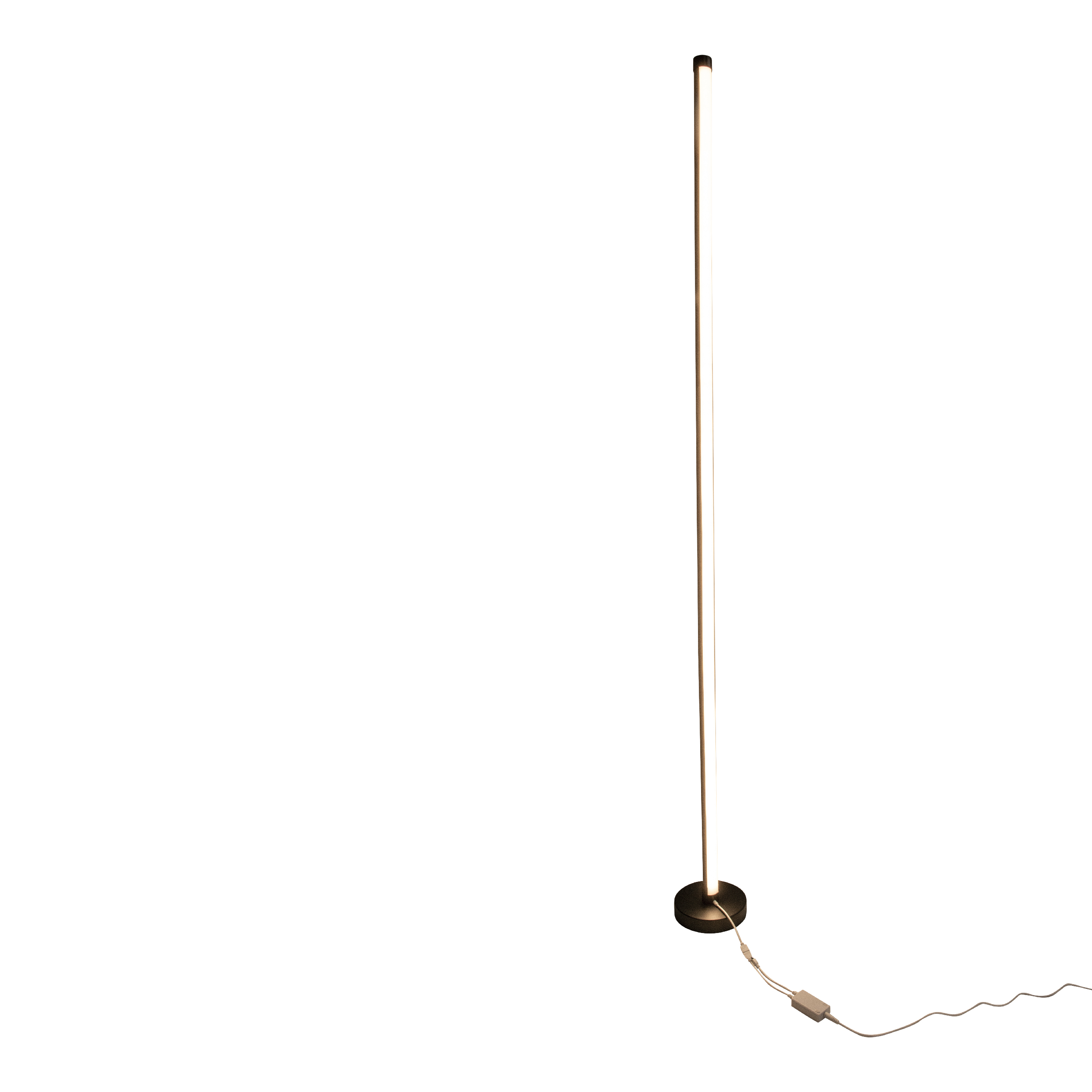 Hohe, moderne Stehlampe mit vertikalem Lichtstreifen und schwarzem Sockel, auf weißem Hintergrund.