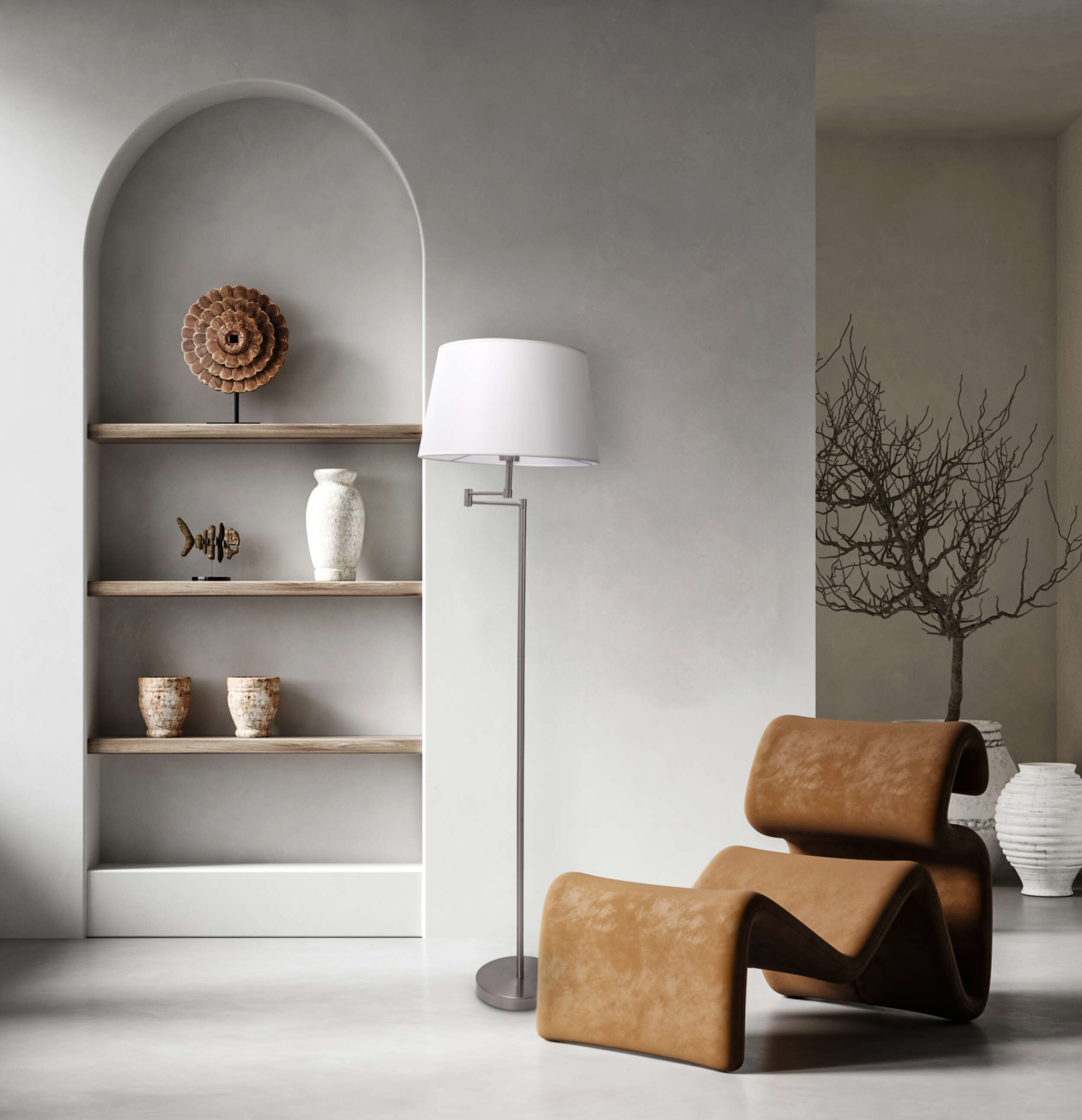 Ein modernes Wohnzimmer mit Stehlampe, gewölbter Wand und Ledersessel.