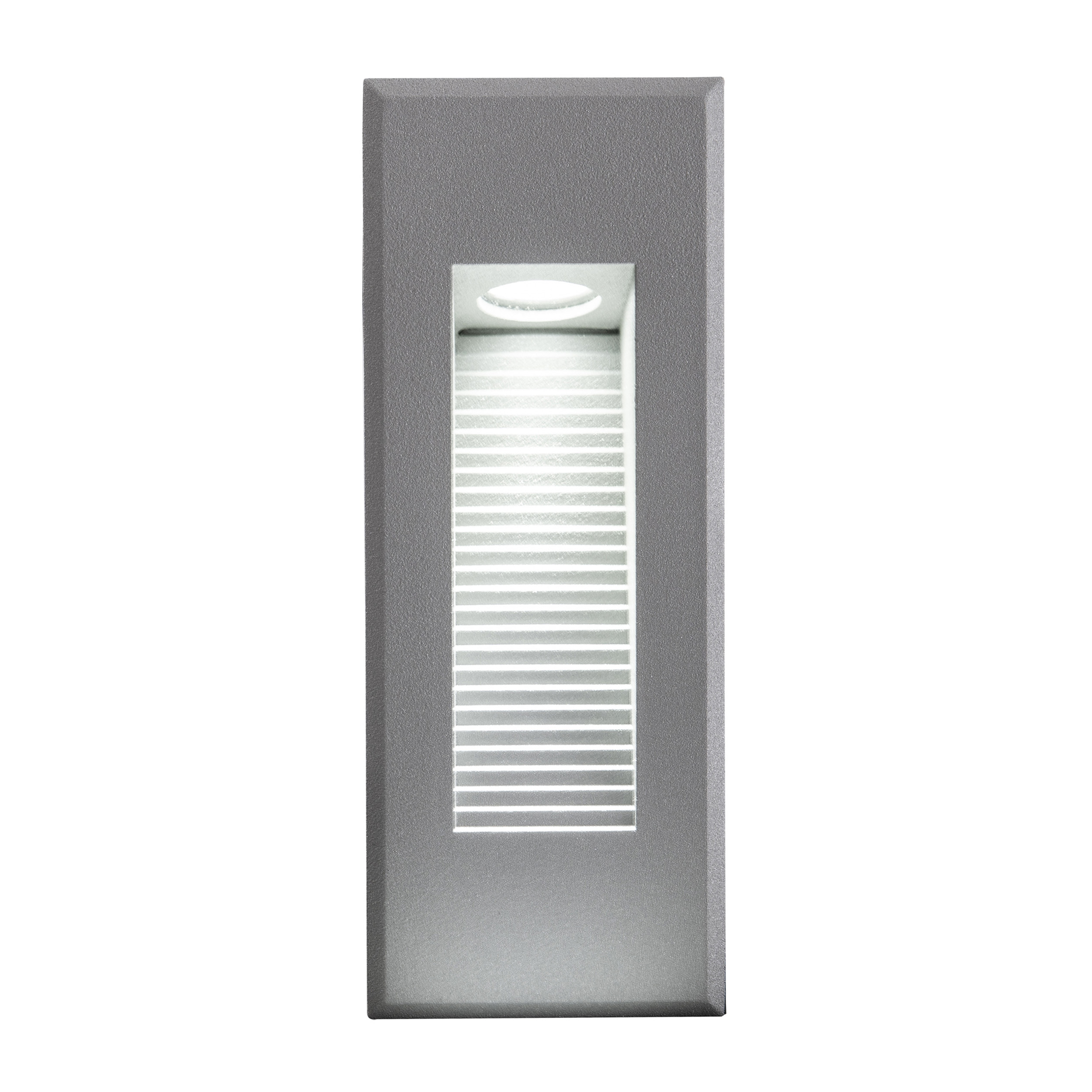 Eine rechteckige, silberne Außenleuchte. Sie hat eine Reihe horizontaler Lichter in einem vertieften Bereich.