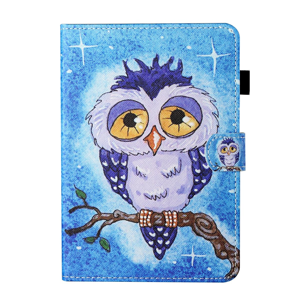 Tablet-Hülle mit Eulen-Illustration auf blauem Hintergrund. Brauner Ast. Kleine Eule am Verschluss.
