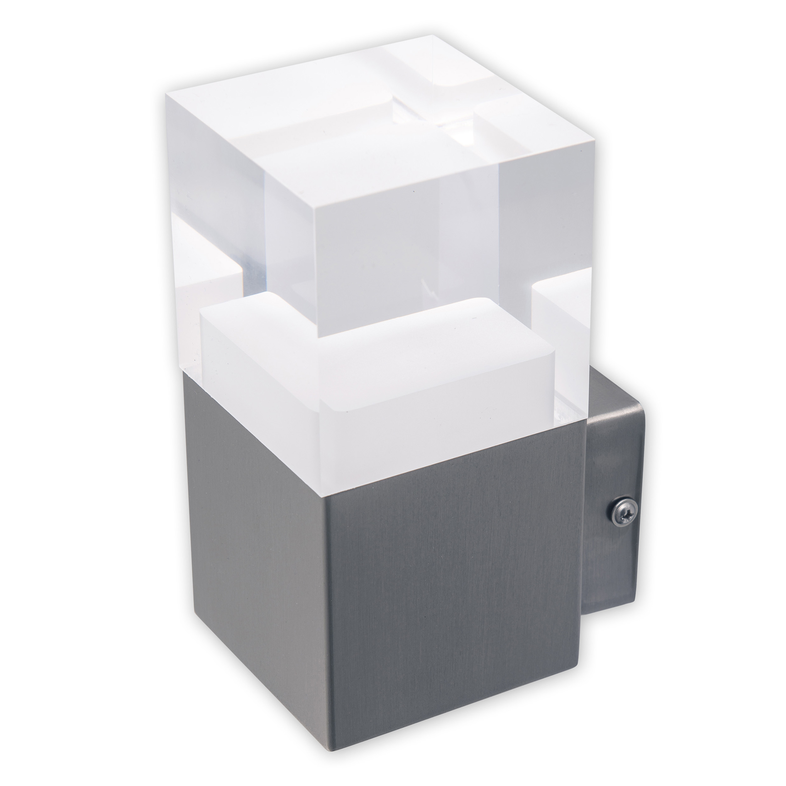 Moderne würfelförmige Wandleuchte mit metallischem Sockel.