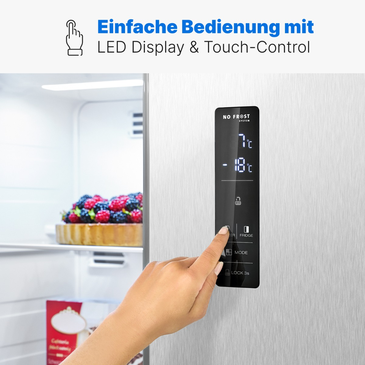 Eine Hand berührt ein digitales Display an einem Kühlschrank. Es zeigt die Temperatur und andere Optionen.