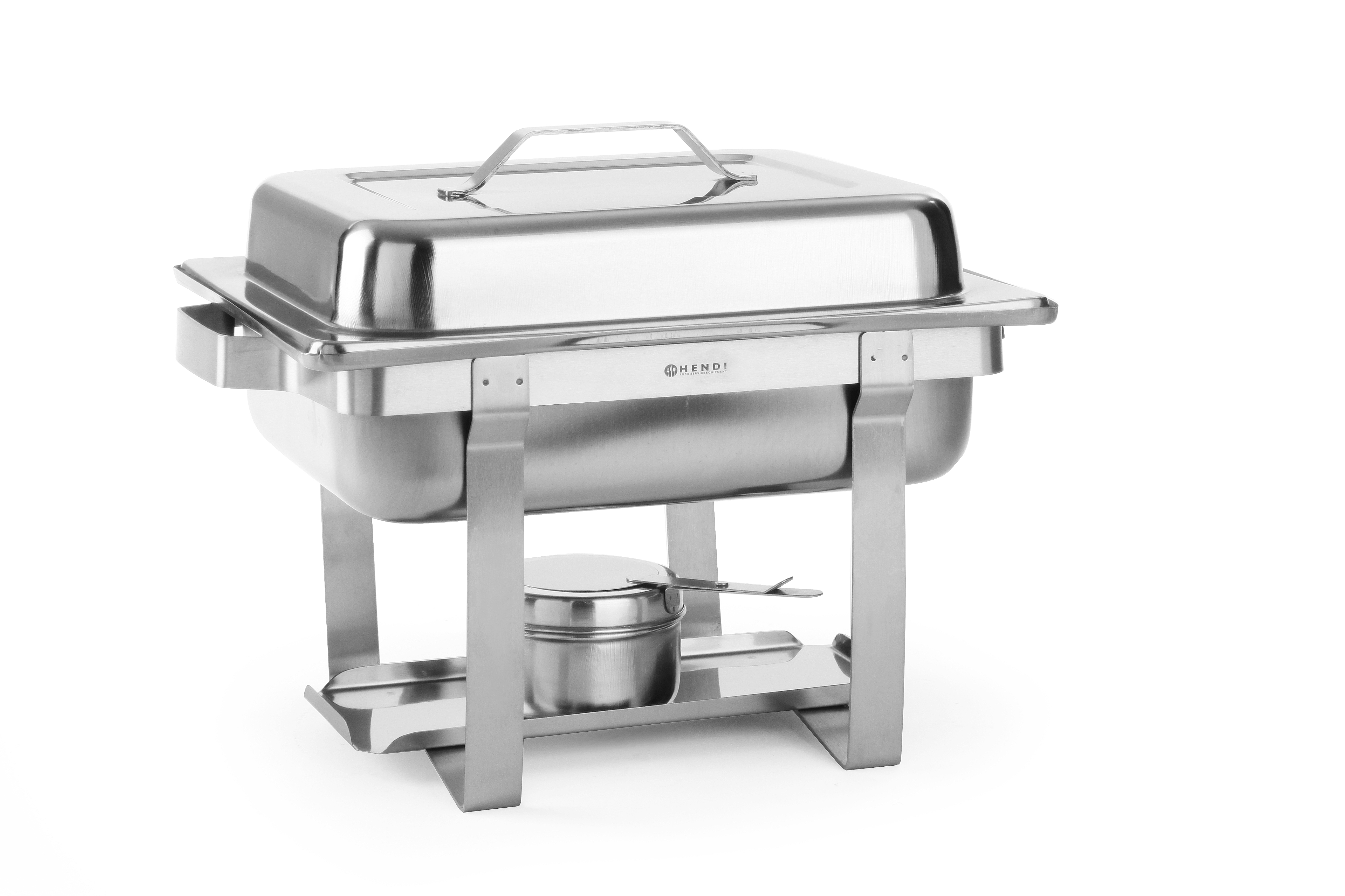 Un chafing dish in acciaio inossidabile con coperchio, su un supporto e un piccolo portacombustibile.