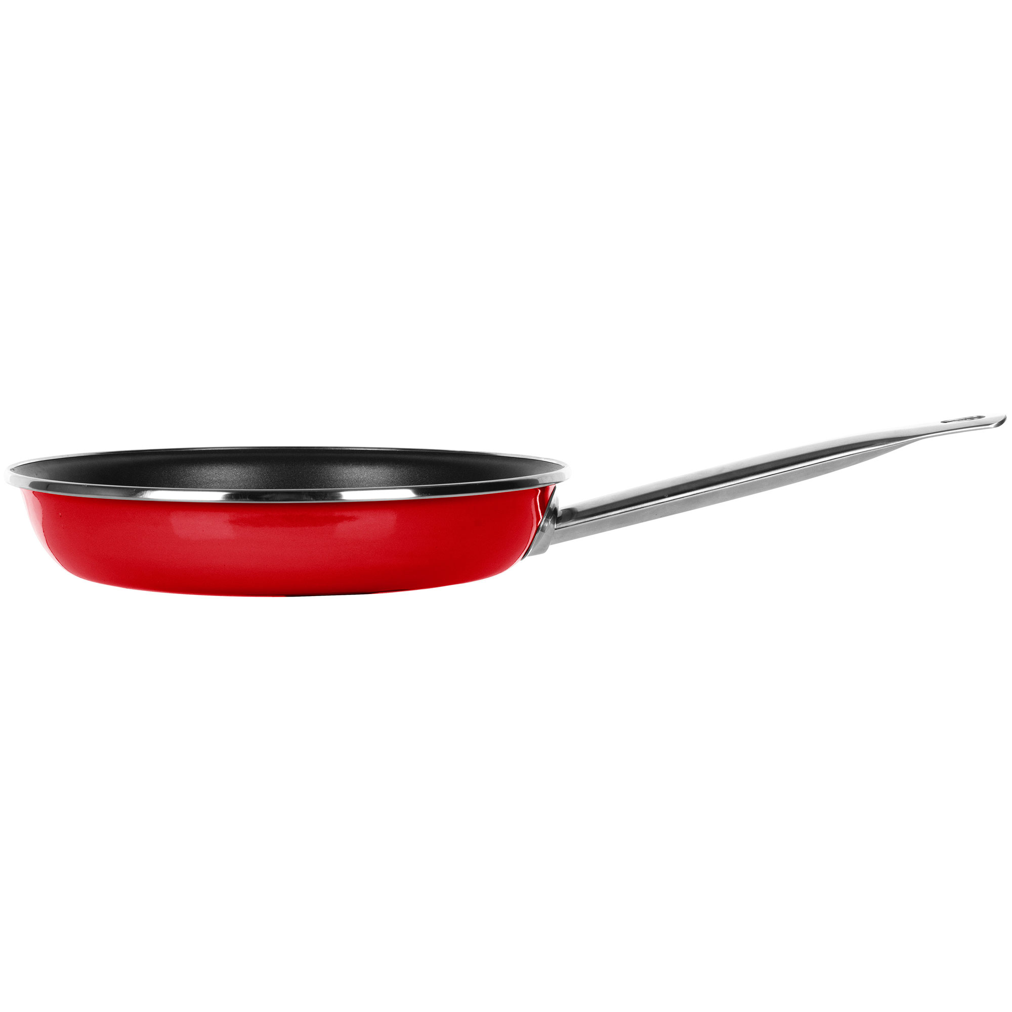 Una sartén roja con mango plateado, sobre fondo blanco. La sartén está vacía.