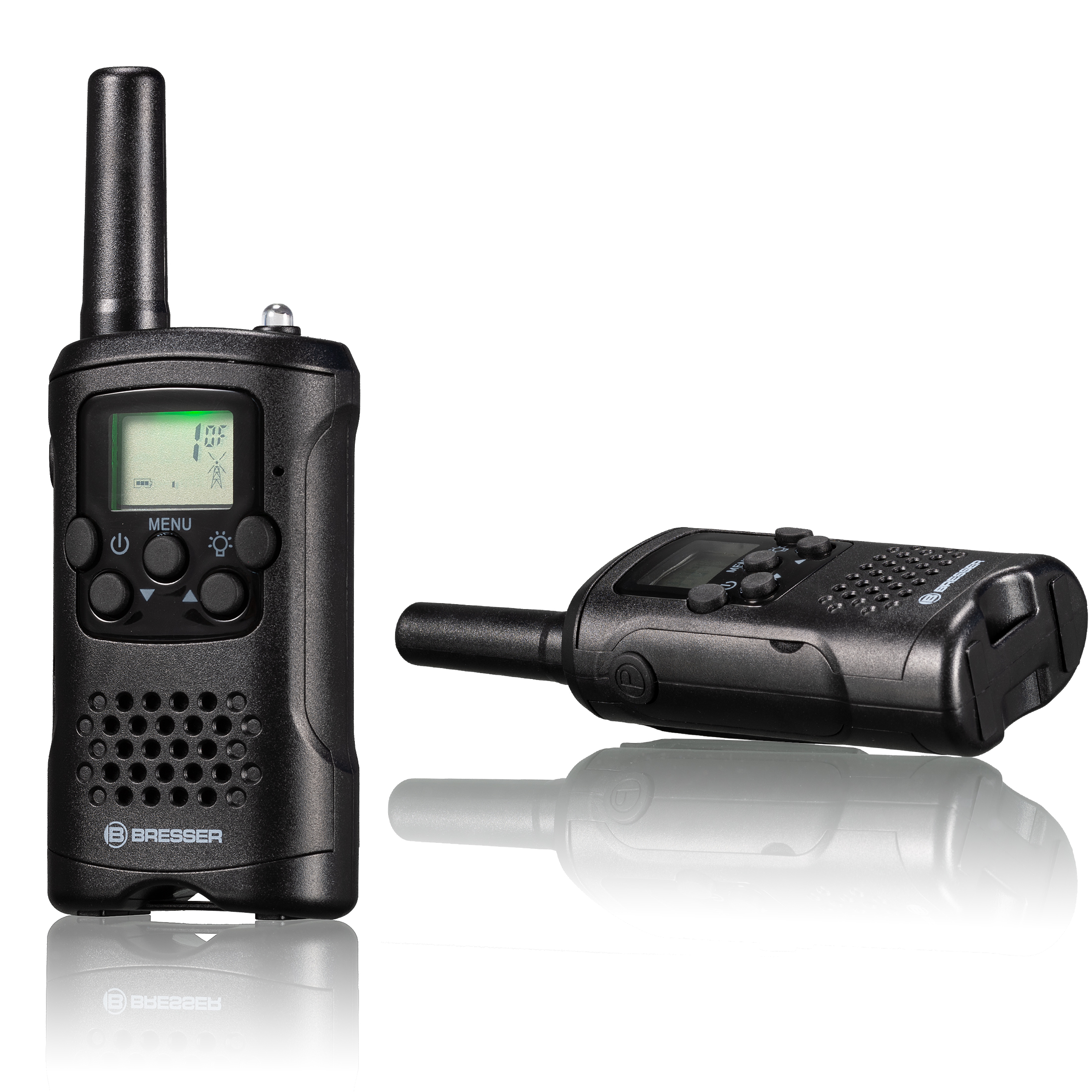 Dos walkie-talkies negros, uno de pie y el otro tumbado, con una pantalla de menú.