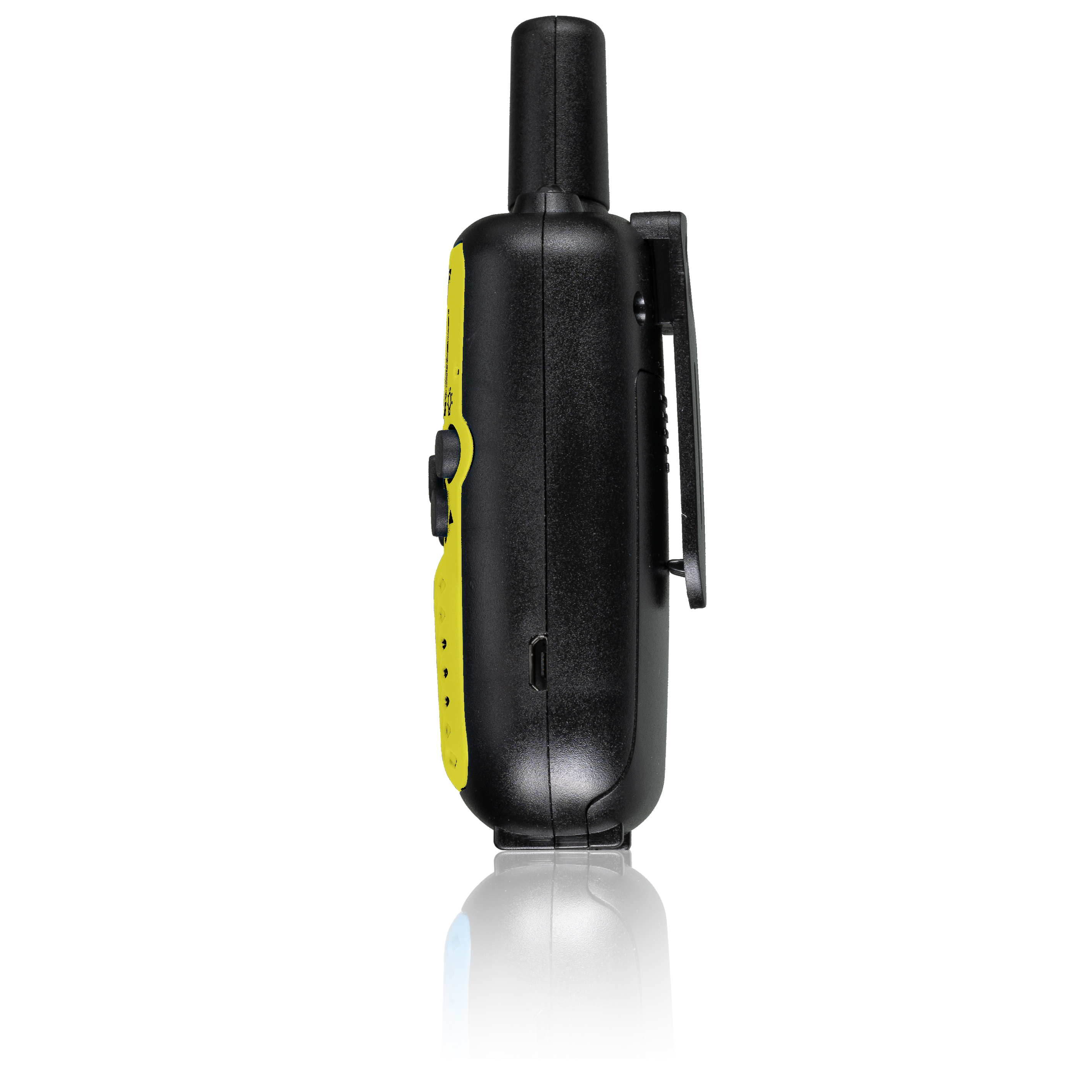 Un walkie-talkie negro y amarillo se muestra de perfil, con un clip para el cinturón.