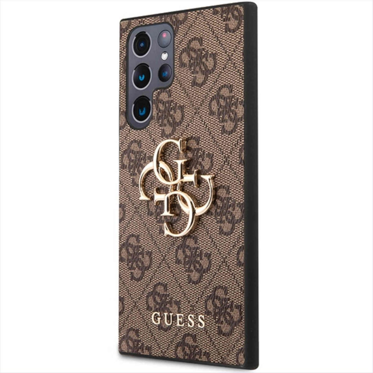 Una custodia per telefono Guess con un motivo logo marrone e un emblema dorato. Lo sfondo è bianco.