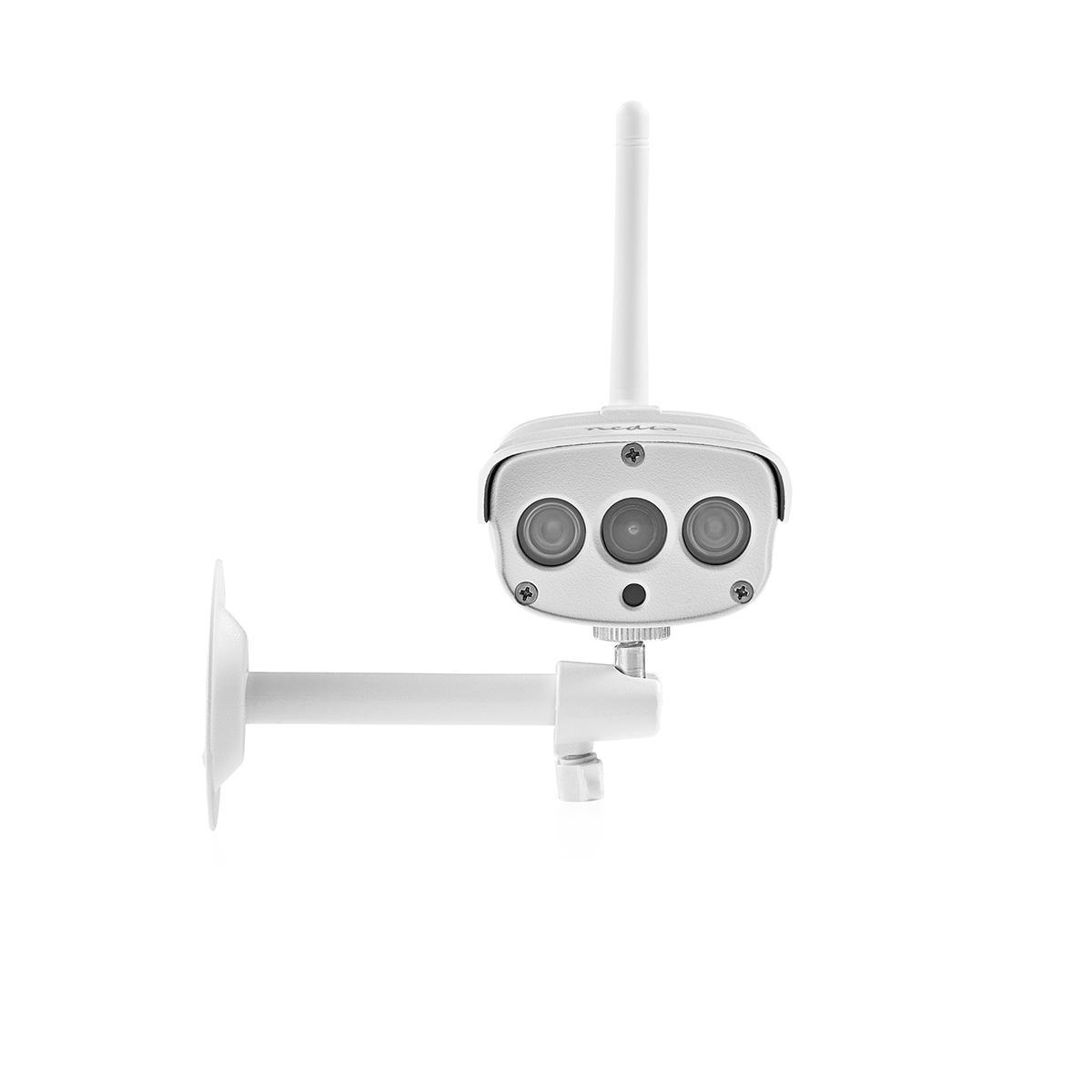 Telecamera di sicurezza bianca. Tre lenti, antenna e staffa di montaggio. Isolato su bianco.