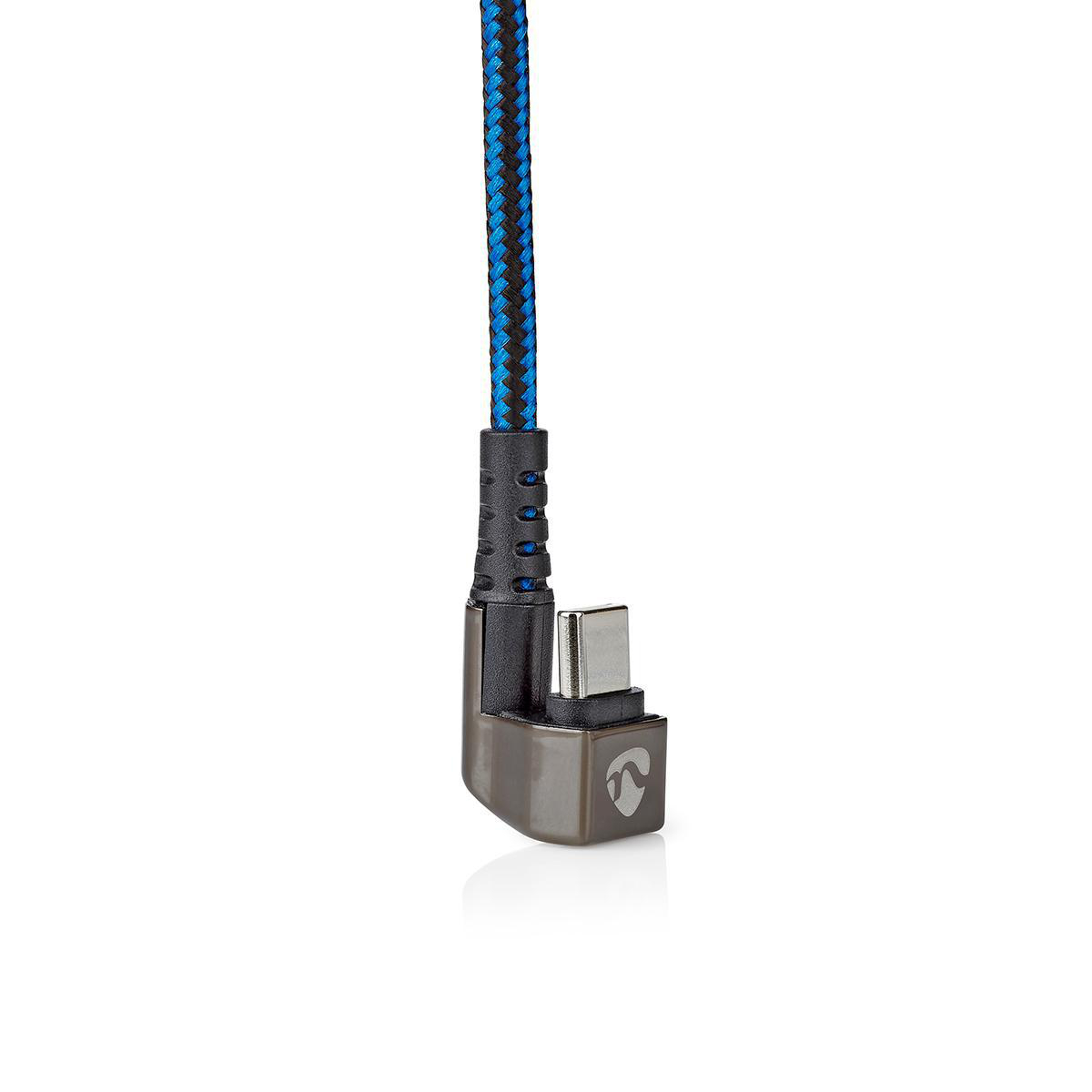 Cavo USB-C intrecciato nero e blu con connettore ad angolo retto, su sfondo bianco.