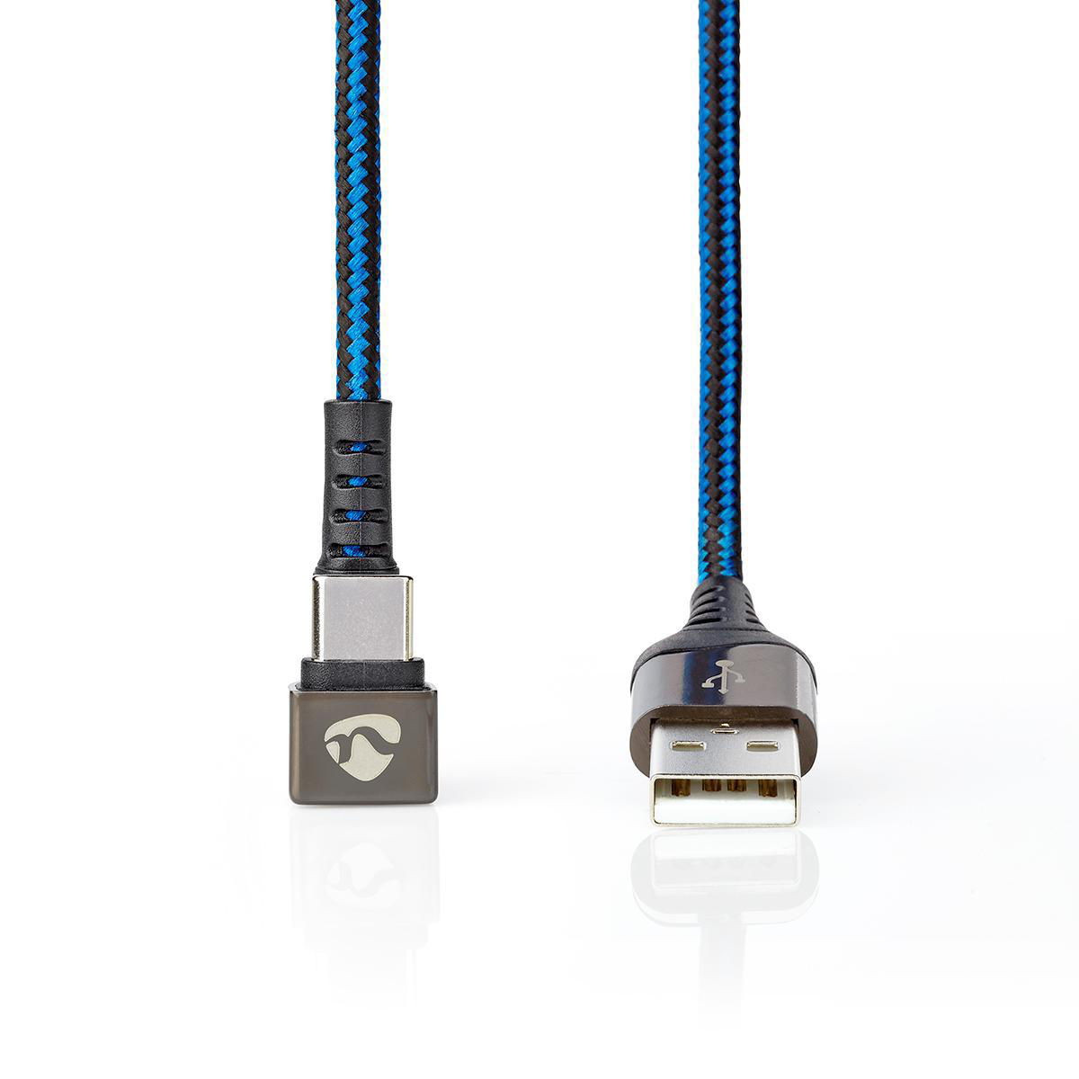 Cavo USB-C a USB-A. Cavo intrecciato nero e blu. Isolato su sfondo bianco.