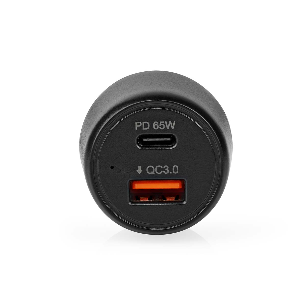Schwarzes Autoladegerät mit USB-C- und USB-A-Anschlüssen auf weißem Hintergrund.