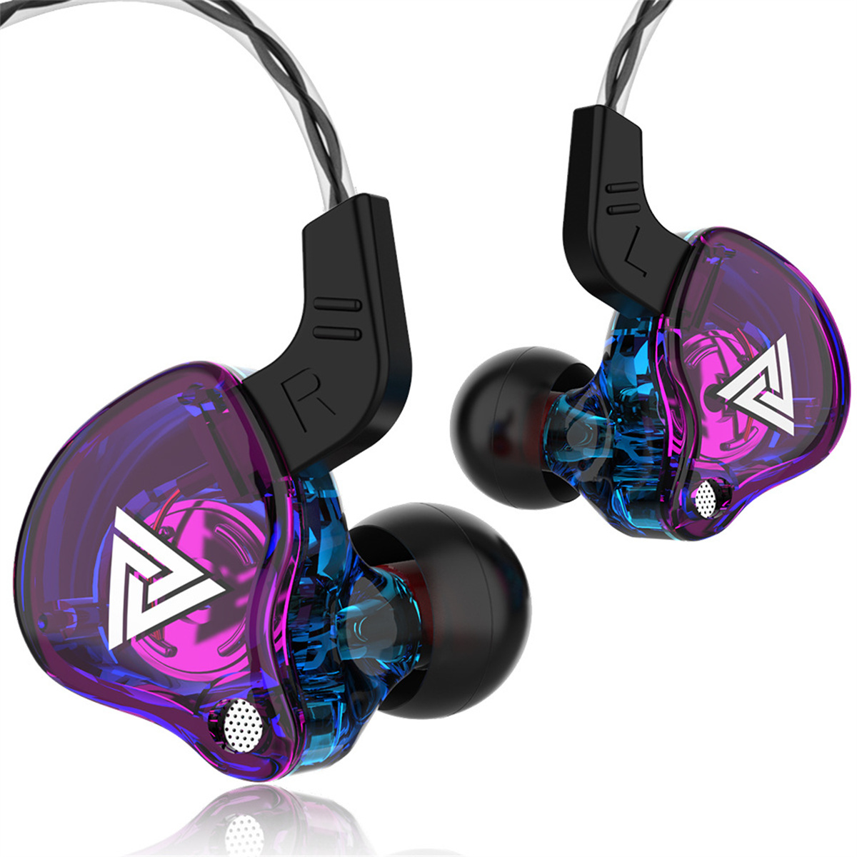 In-Ear-Kopfhörer, lila und blaue transparente Gehäuse, schwarze Ohrstöpsel. Weiß.