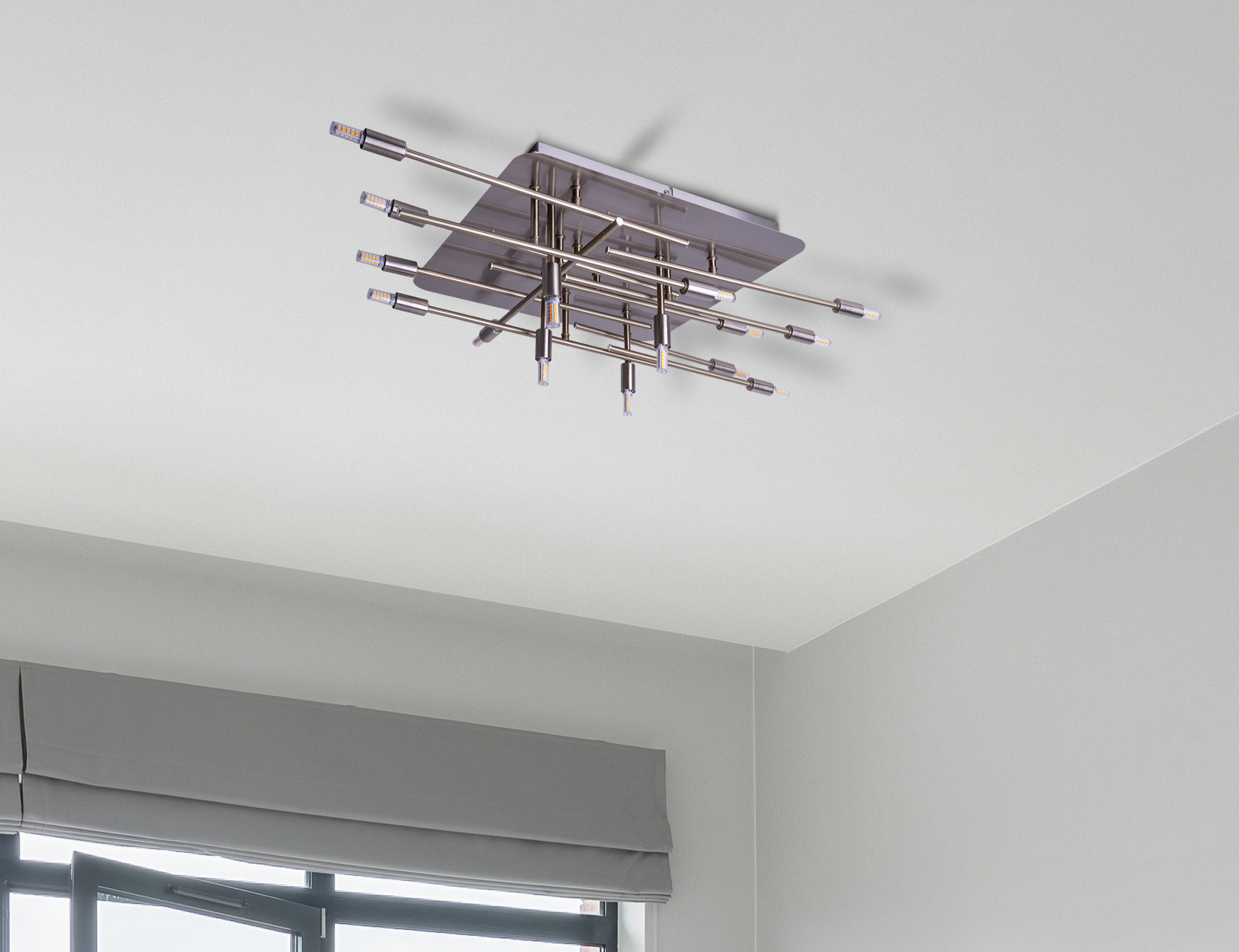 Eine moderne Deckenleuchte mit mehreren Lichtstäben.