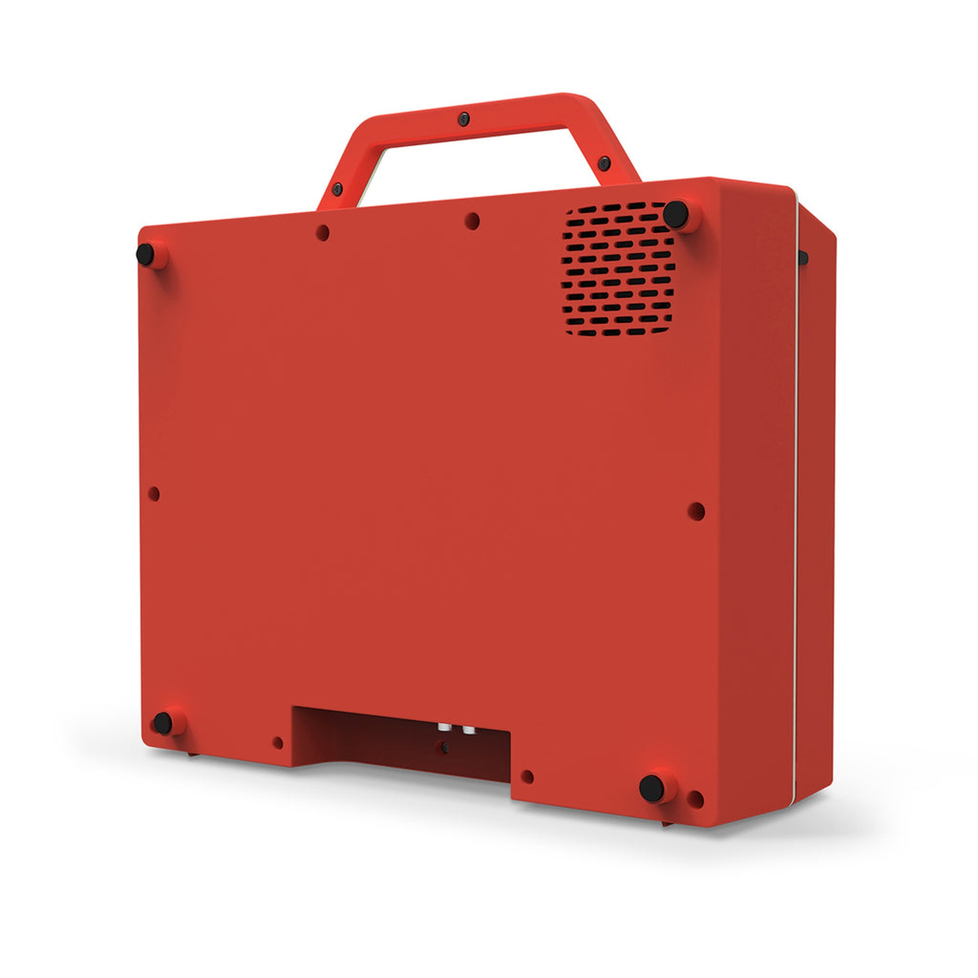La parte trasera de un altavoz portátil rojo. Tiene un asa, una rejilla de altavoz y varios puertos.