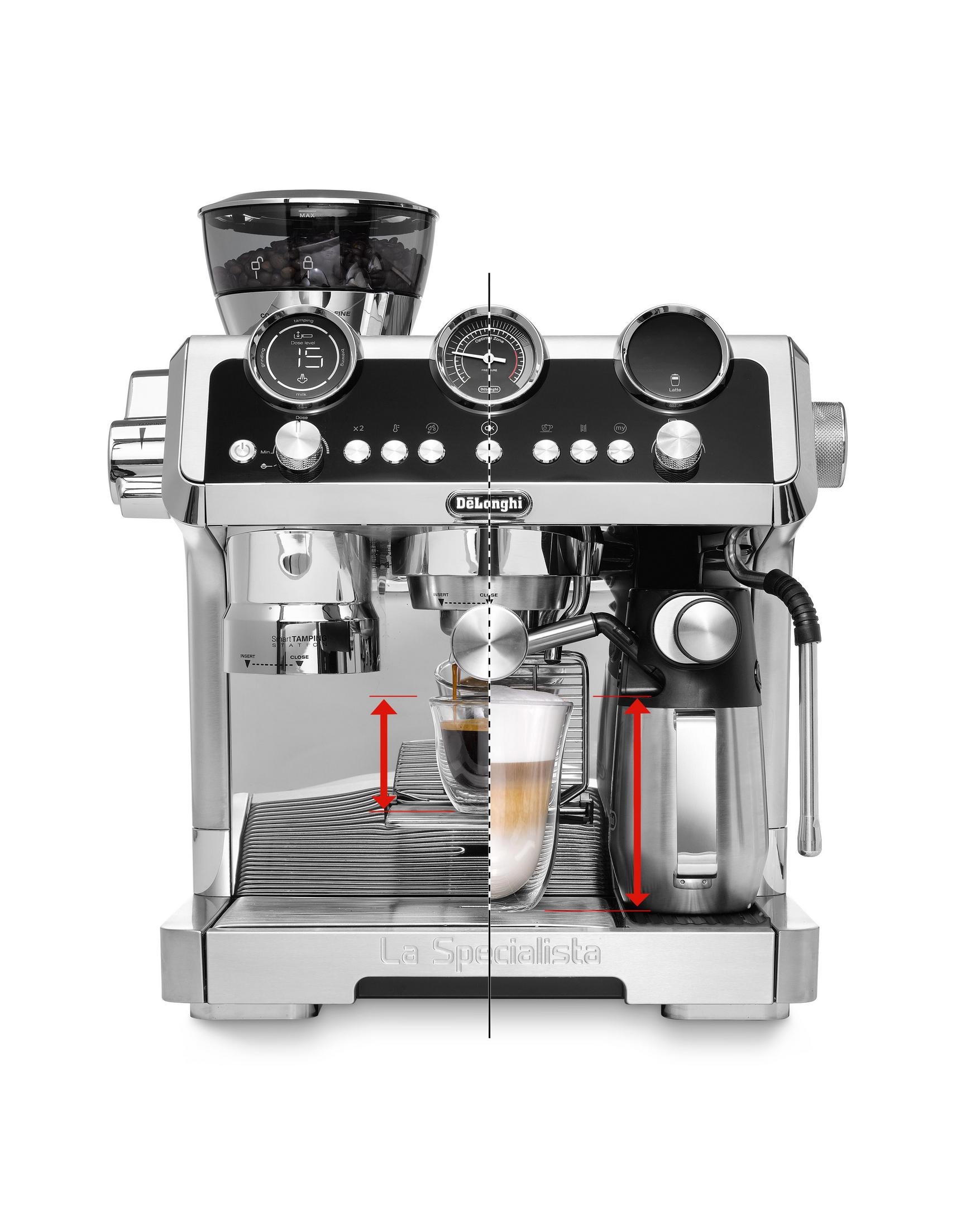 Eine silberne und schwarze De'Longhi Kaffeemaschine auf weißem Hintergrund.