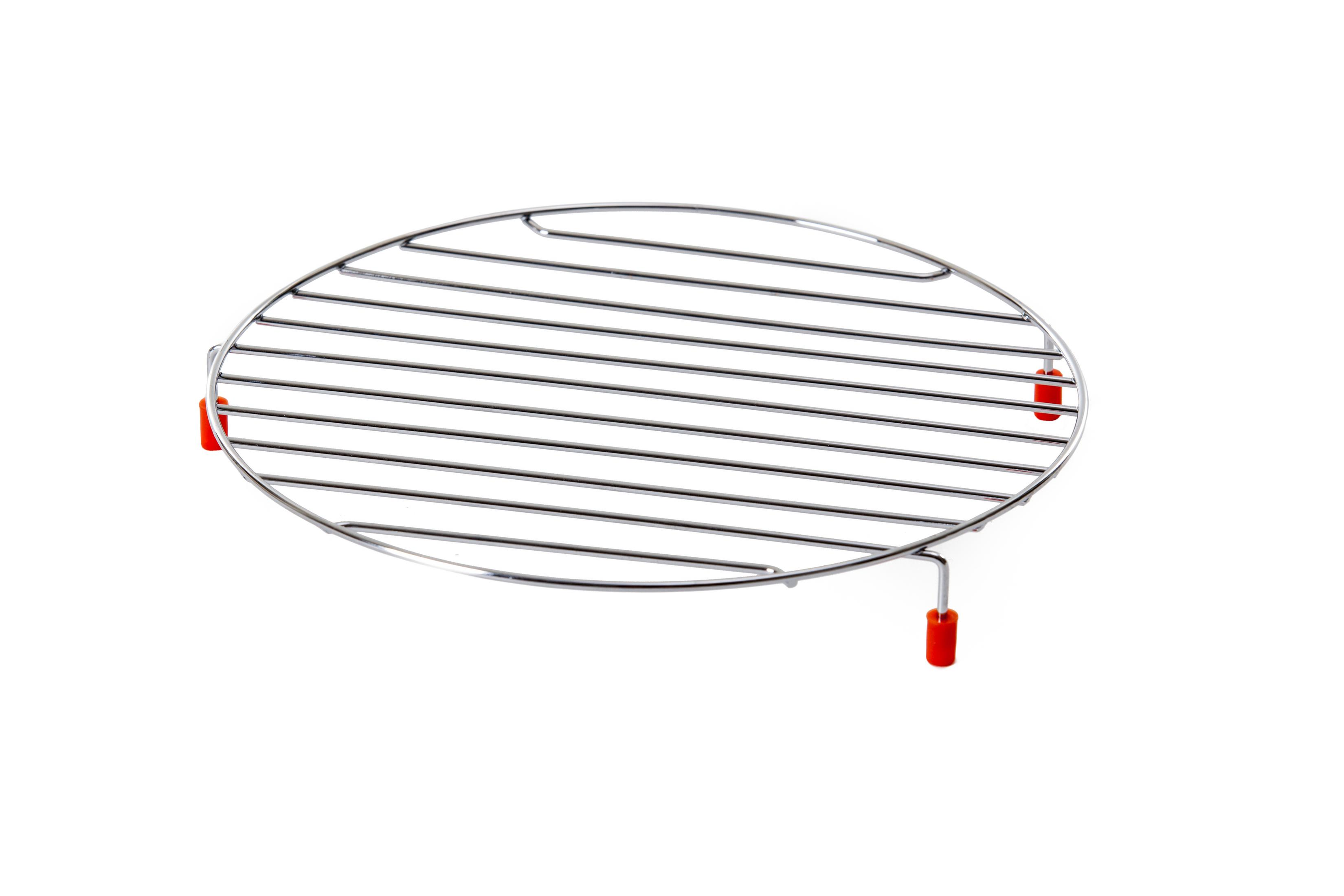 Okrągły, srebrny ruszt druciany z czerwonymi nóżkami na białym tle. To ruszt chłodzący.