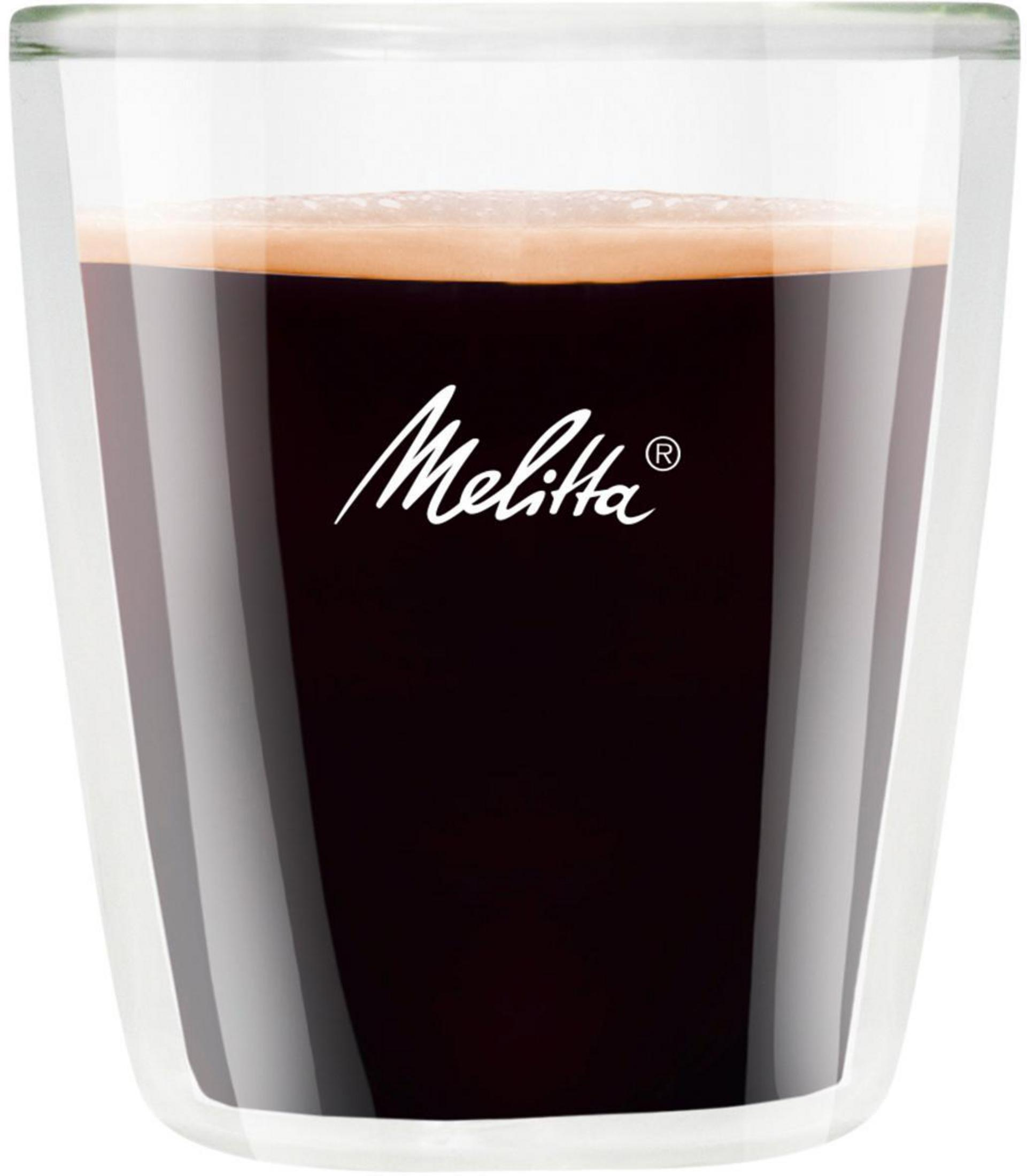 Un café Melitta en un vaso de doble pared, con el logo de Melitta visible.