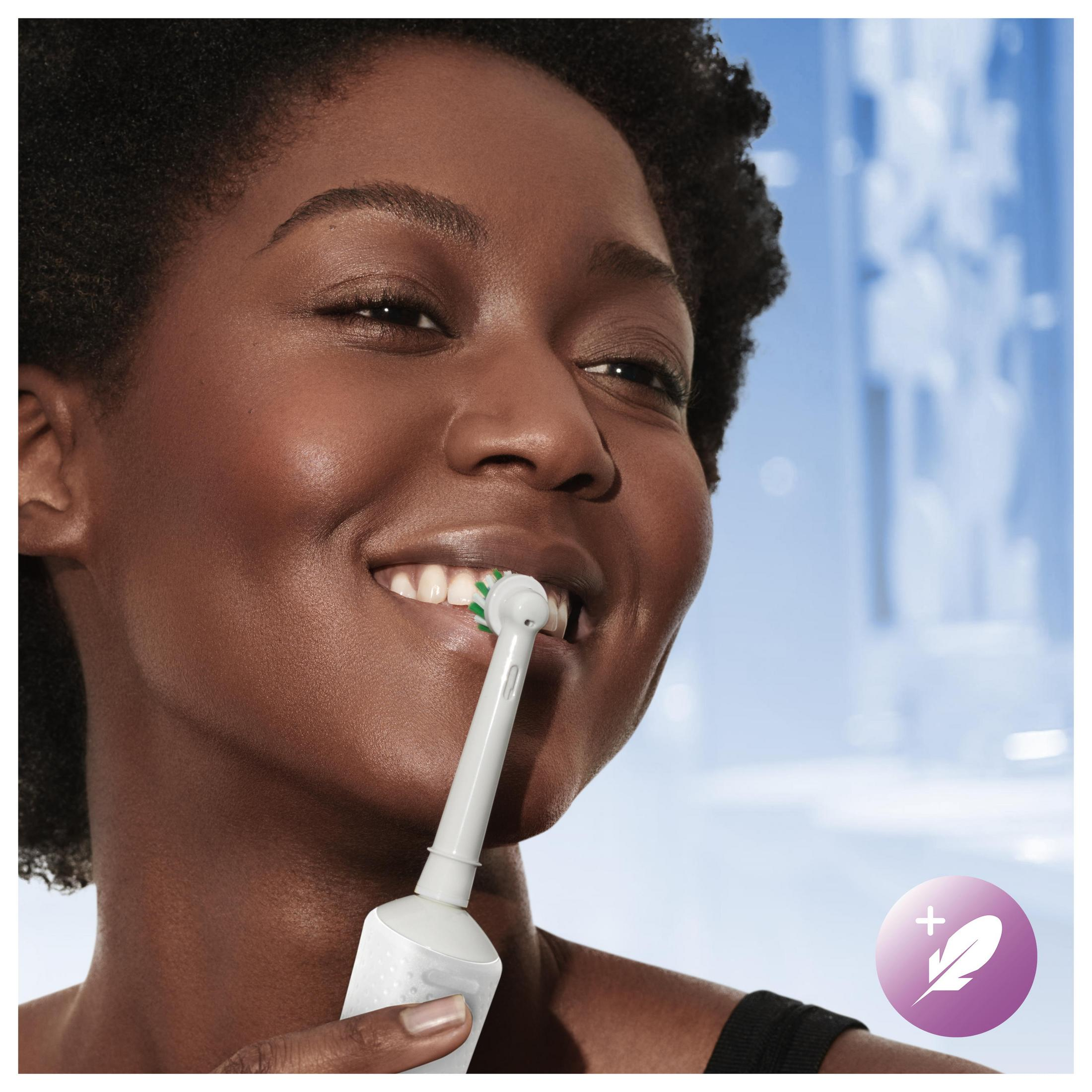 ORAL-B Vitality Pro D103 Elektrische Zahnbürste weiß