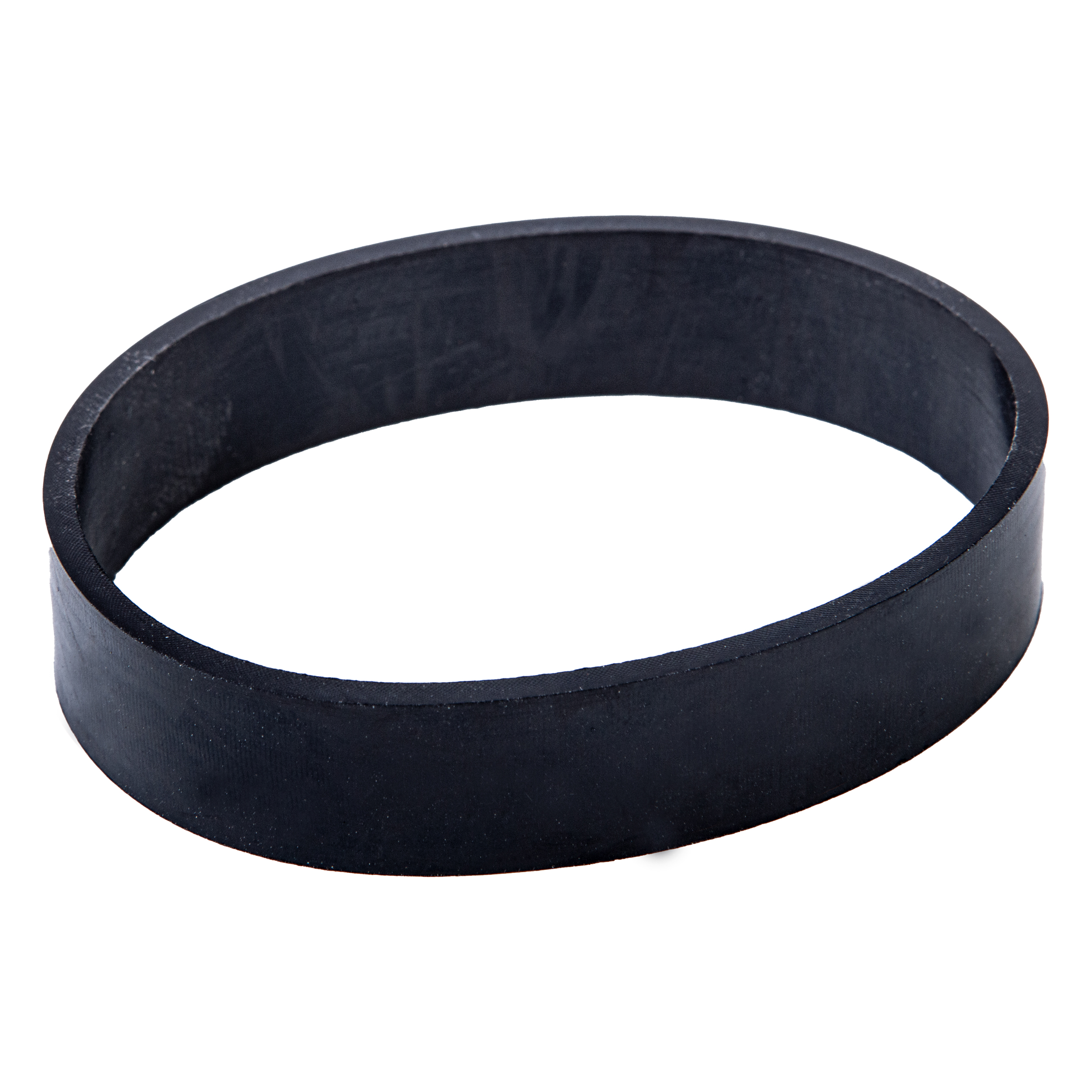 Ein schwarzer, oval geformter Gummiring, vor weißem Hintergrund betrachtet.