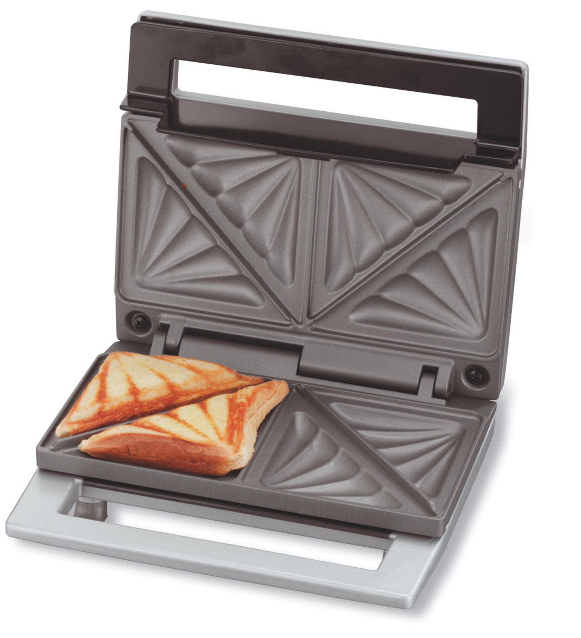 Ein Sandwichmaker mit getoasteten Sandwiches im Inneren. Der Sandwichmaker ist geöffnet.