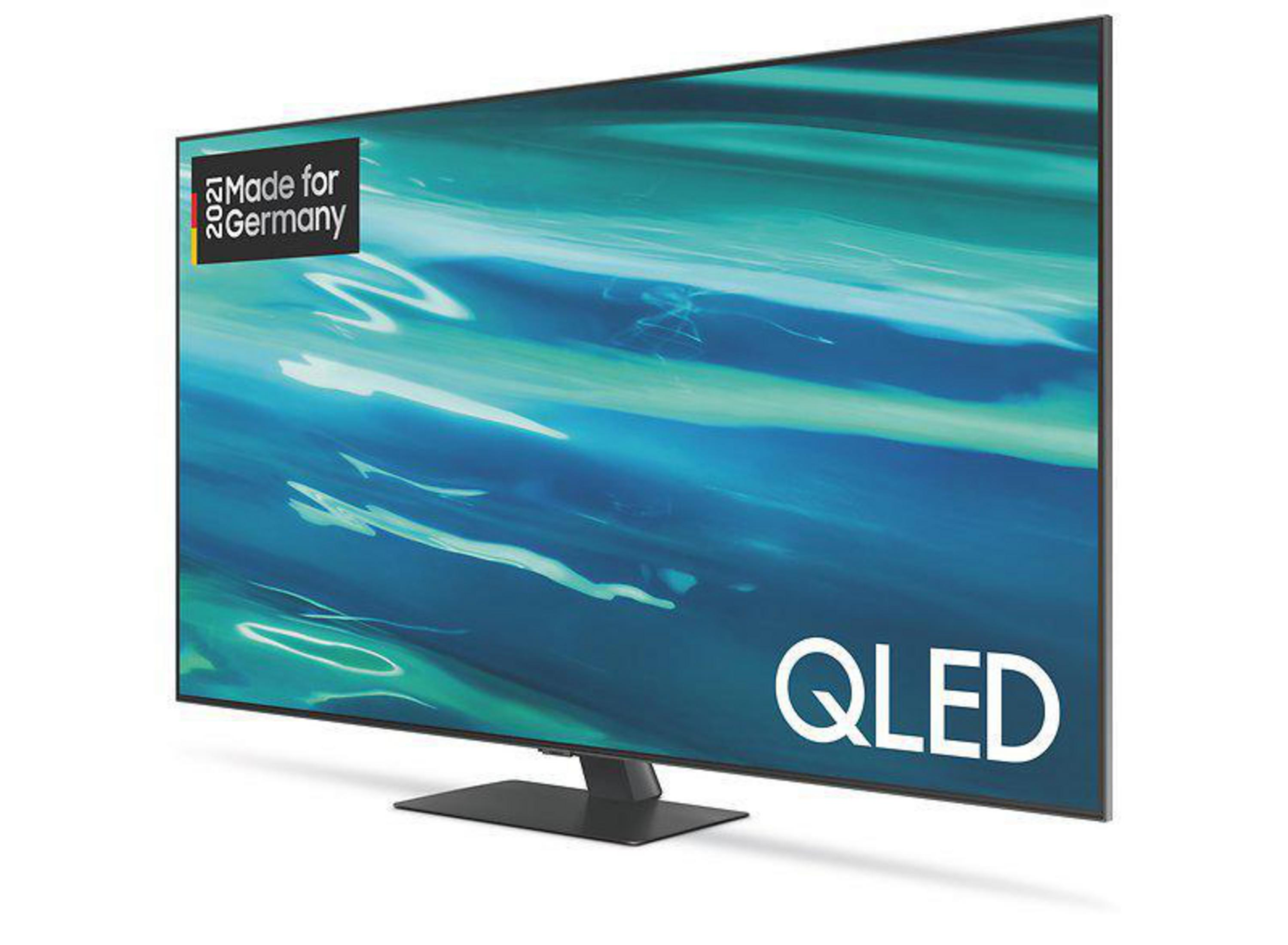 Ein großer QLED-Fernseher vor weißem Hintergrund.