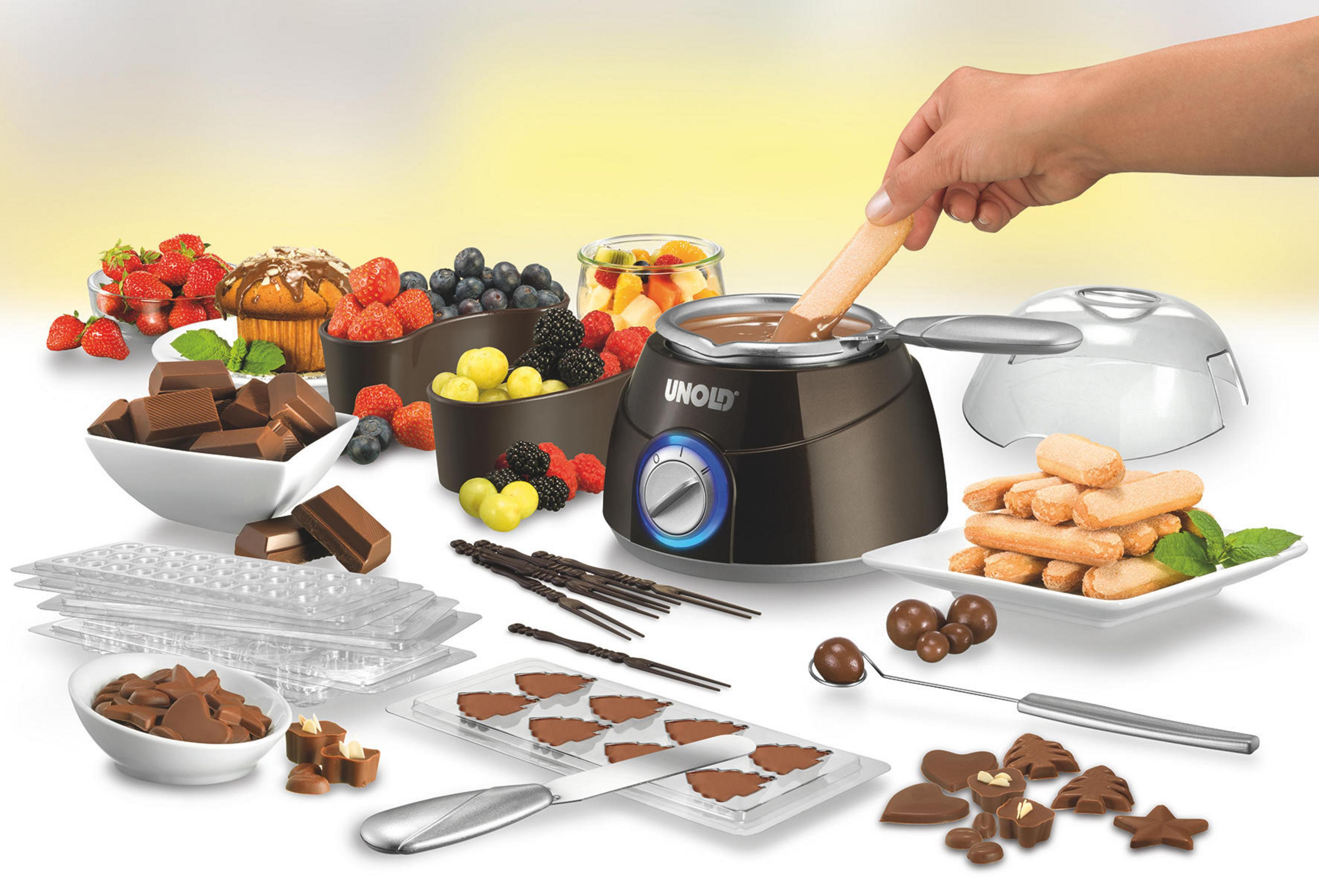 Eine Vielzahl von Schokoladen und Zutaten für Schokoladenfondue.