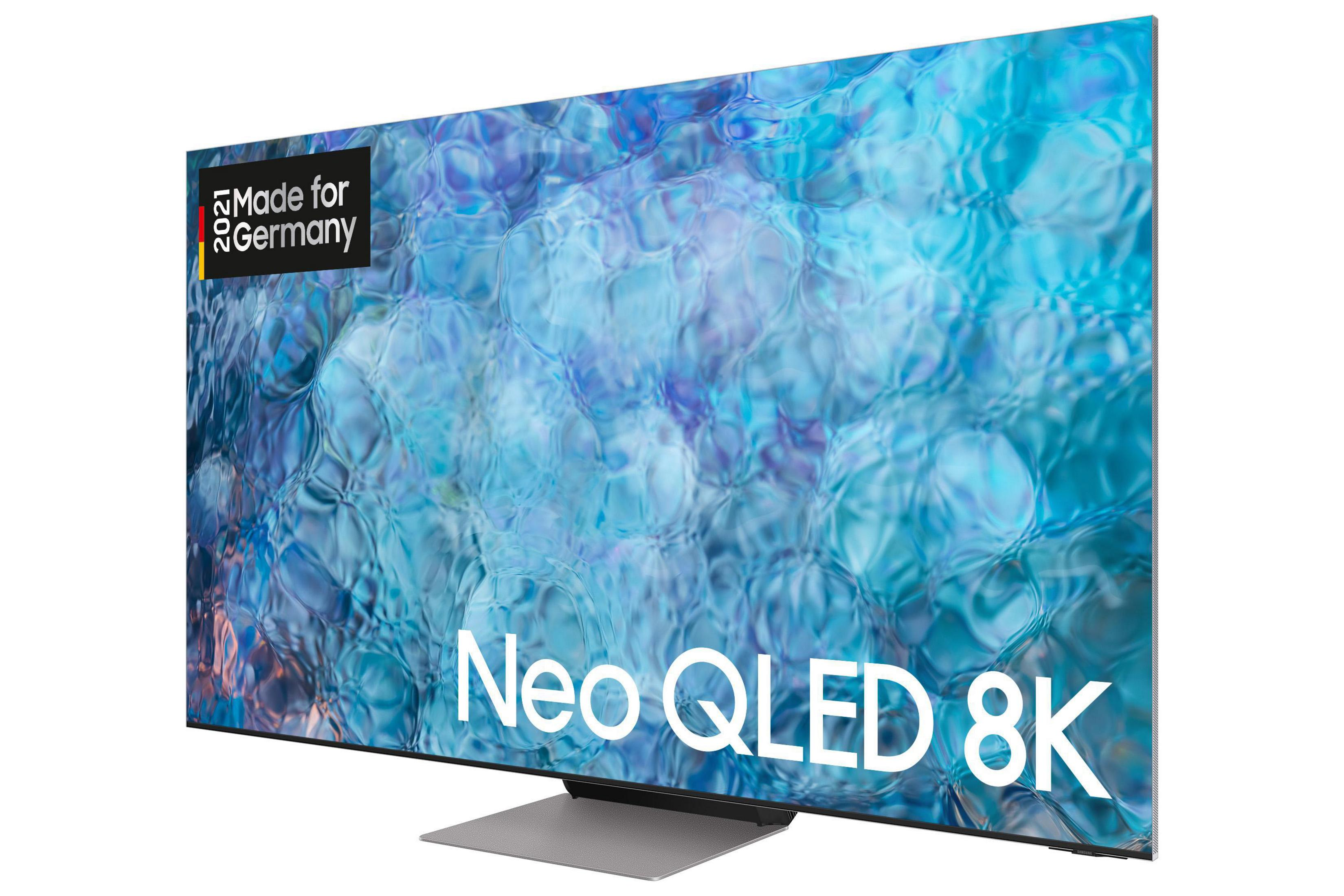 Nowoczesny ekran telewizora z niebieskim i turkusowym tłem. Widoczne są słowa Neo QLED 8K.