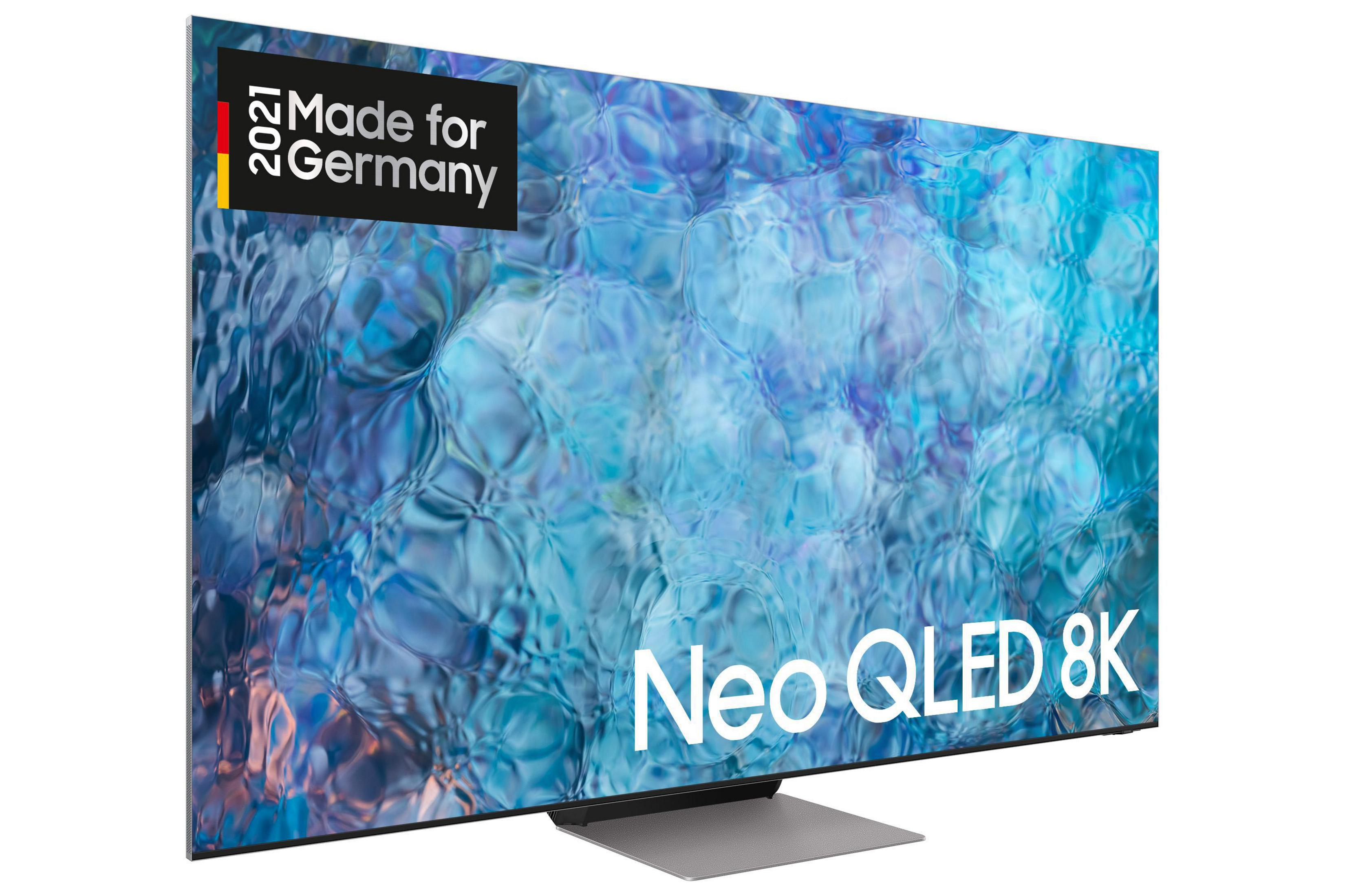 Telewizor Samsung Neo QLED 8K. Ekran z wzorami wodnymi i etykietą 'Made for Germany'.