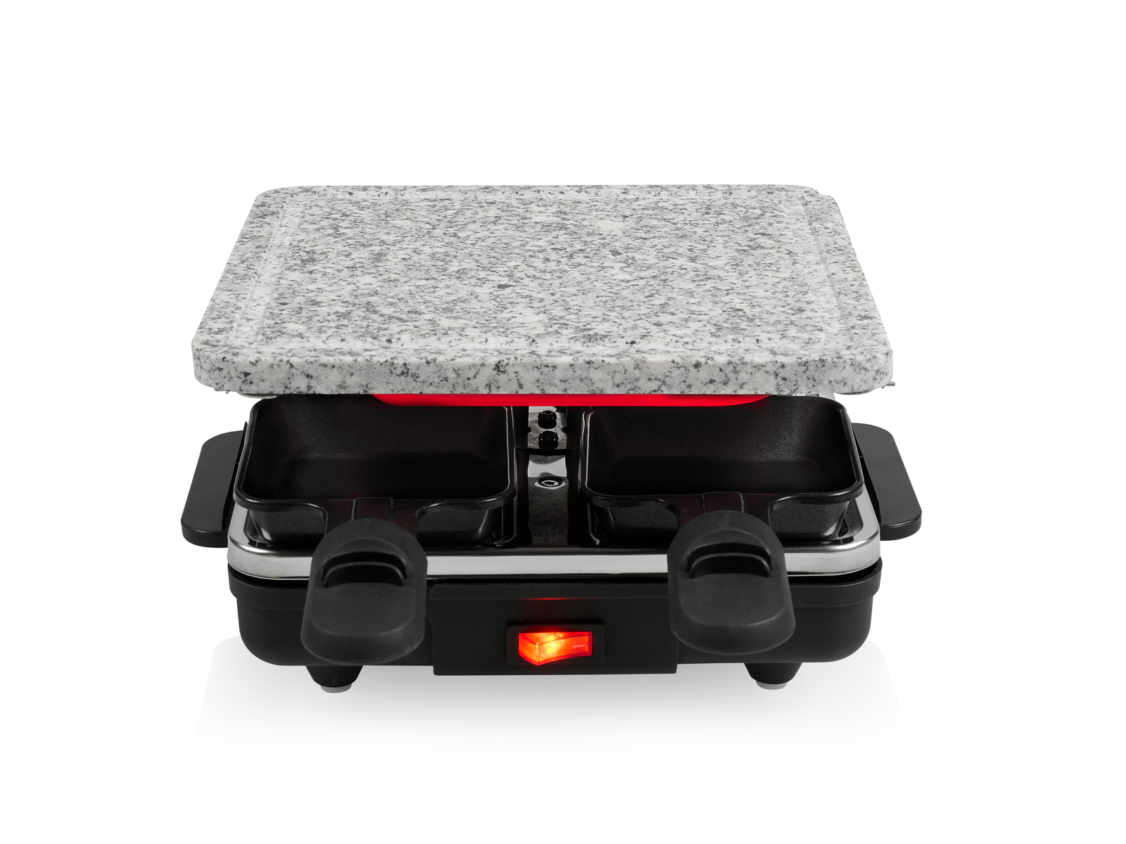 Grill do raclette z dwoma czarnymi patelniami, granitowym blatem i czerwonym wskaźnikiem zasilania.