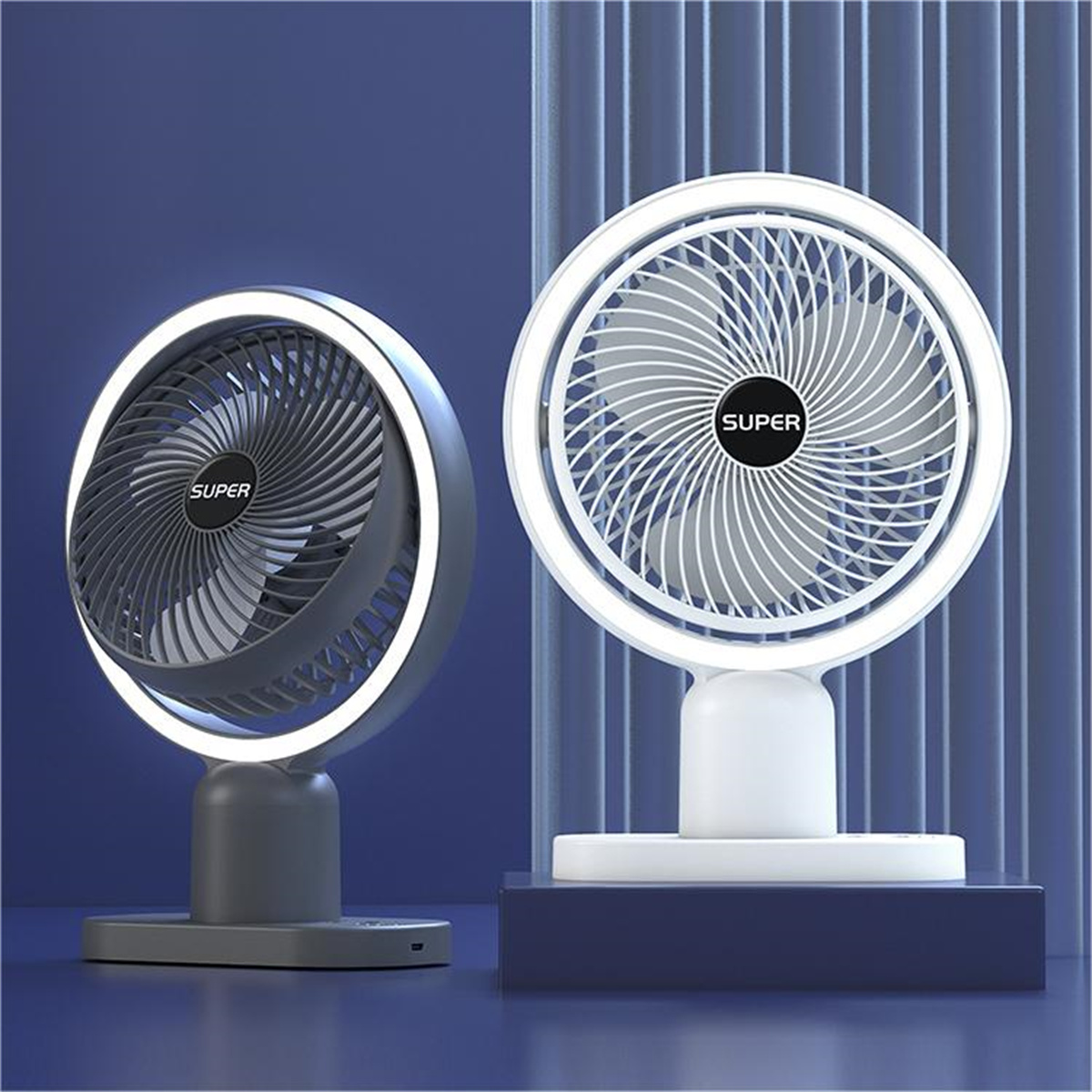 Zwei moderne Ventilatoren mit kreisförmigem Design und LED-Leuchten, einer grau und einer weiß, auf blauem Hintergrund.