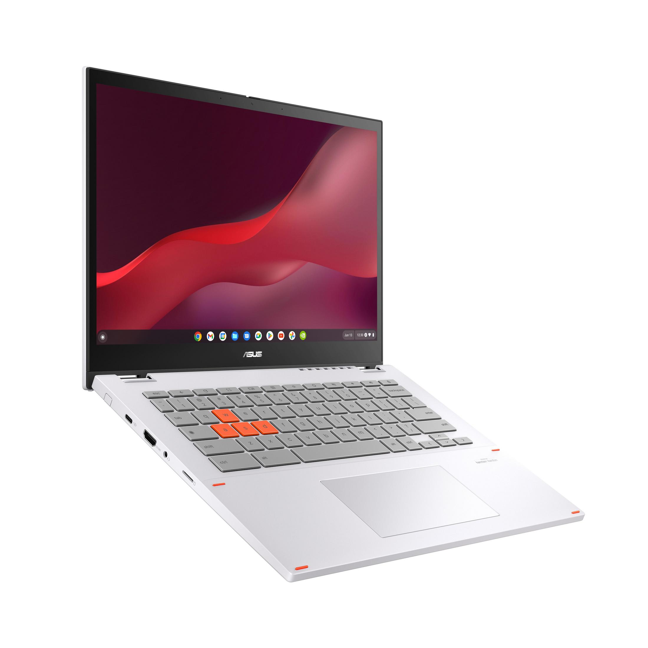Ein weißer Laptop mit orangefarbenen Akzenten und rotem Hintergrund.