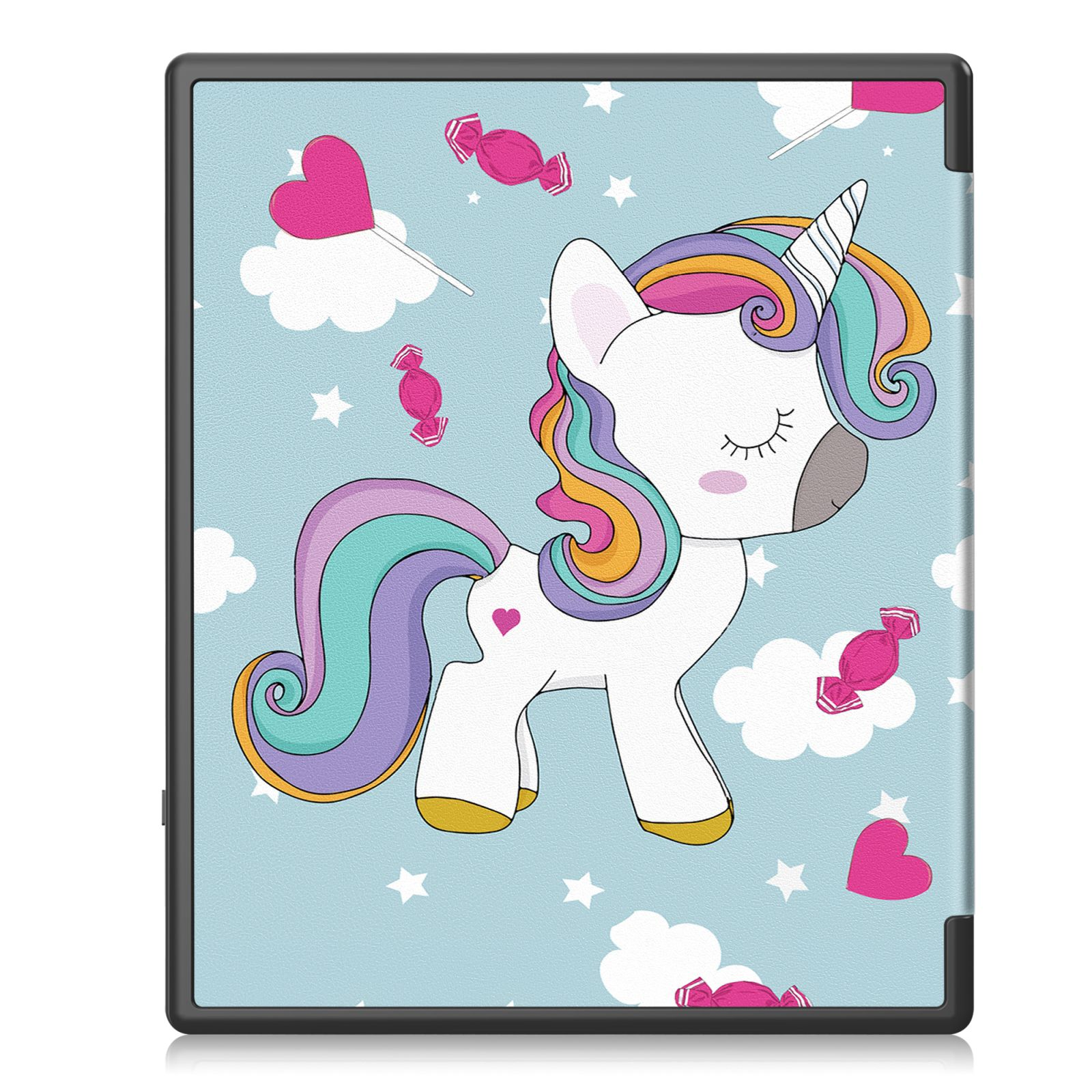 Einhorn auf einer Tablet-Hülle. Es hat eine bunte Mähne und einen Schwanz mit Herzen und Süßigkeiten auf blauem Grund.