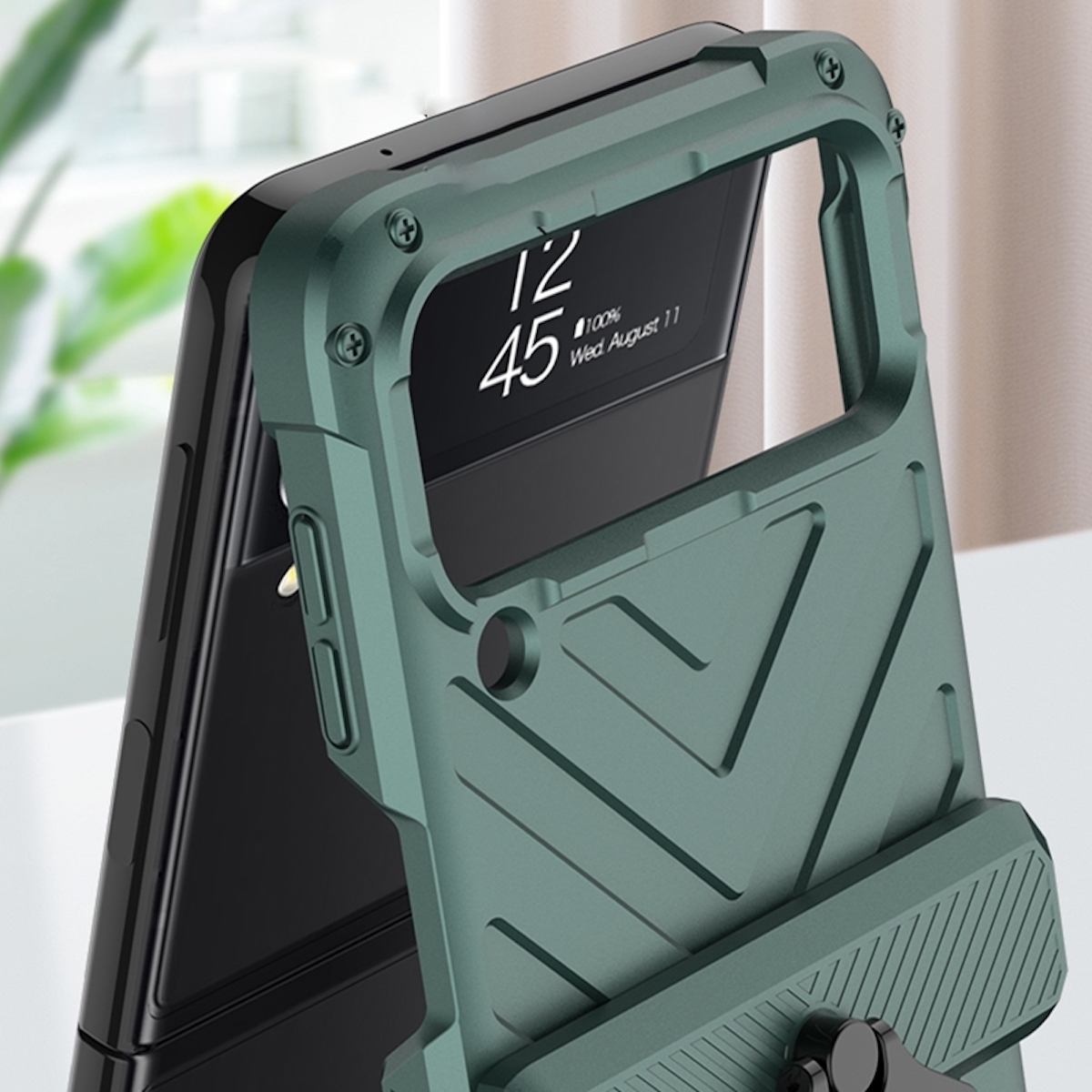 Nahaufnahme einer Handyhülle mit robustem grünem Design.