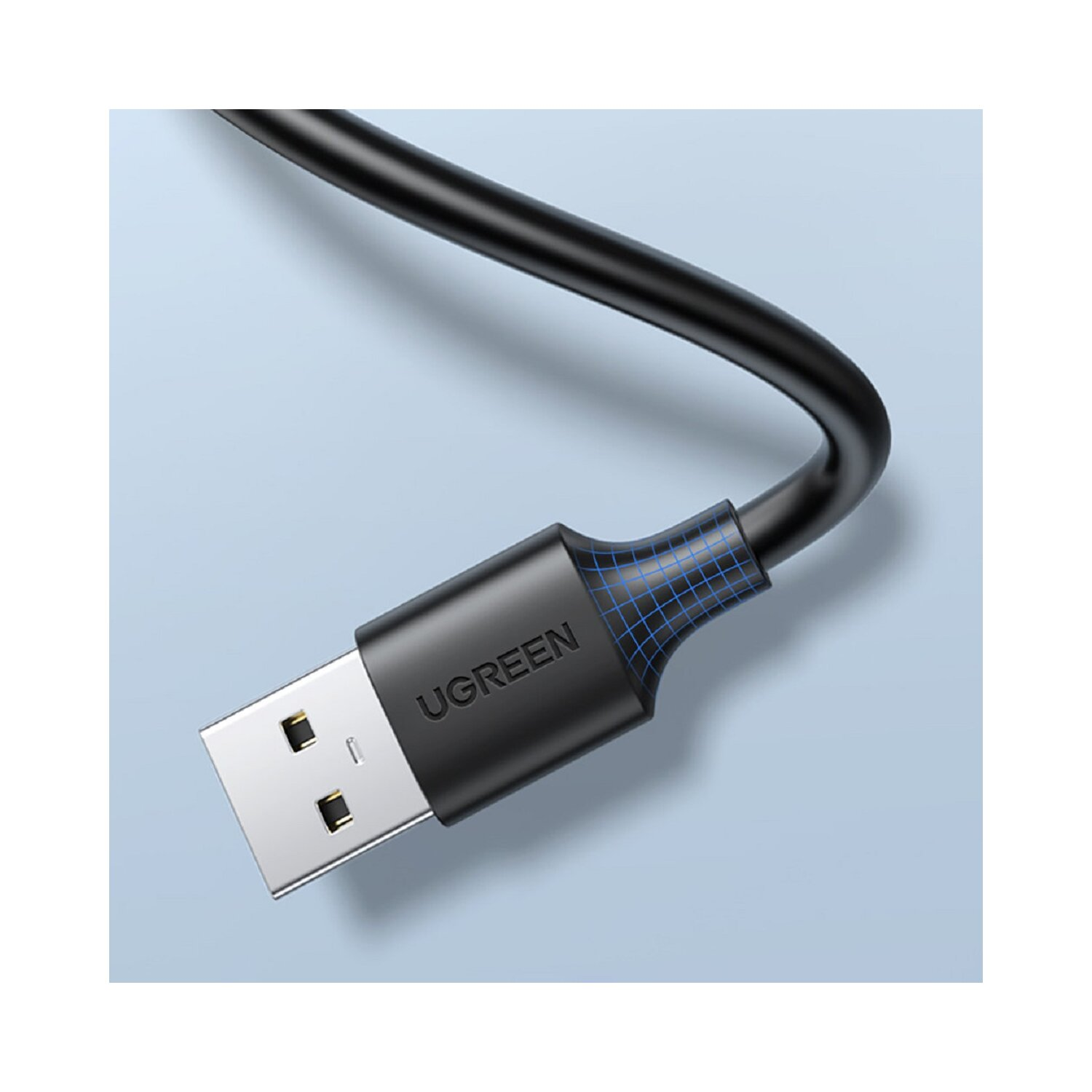 Nahaufnahme eines schwarzen UGREEN USB-Kabels. Das Kabel hat einen USB-Anschluss an einem Ende.
