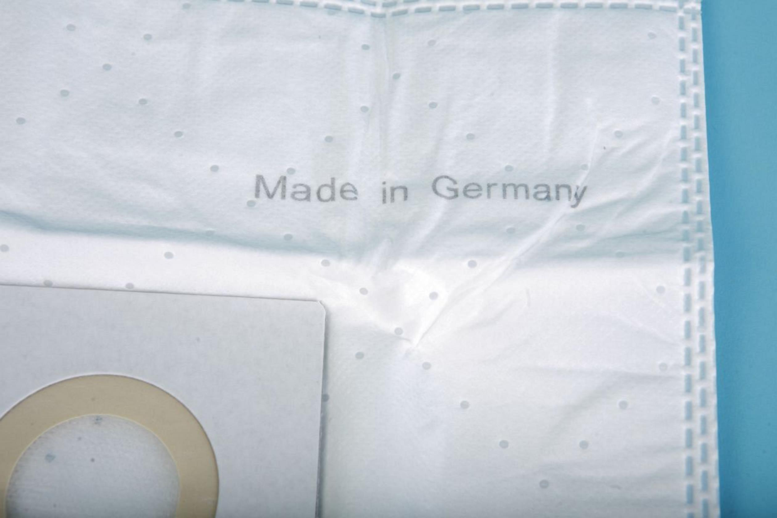 Nahaufnahme eines weißen Staubsaugerbeutels mit dem Text "Made in Germany".