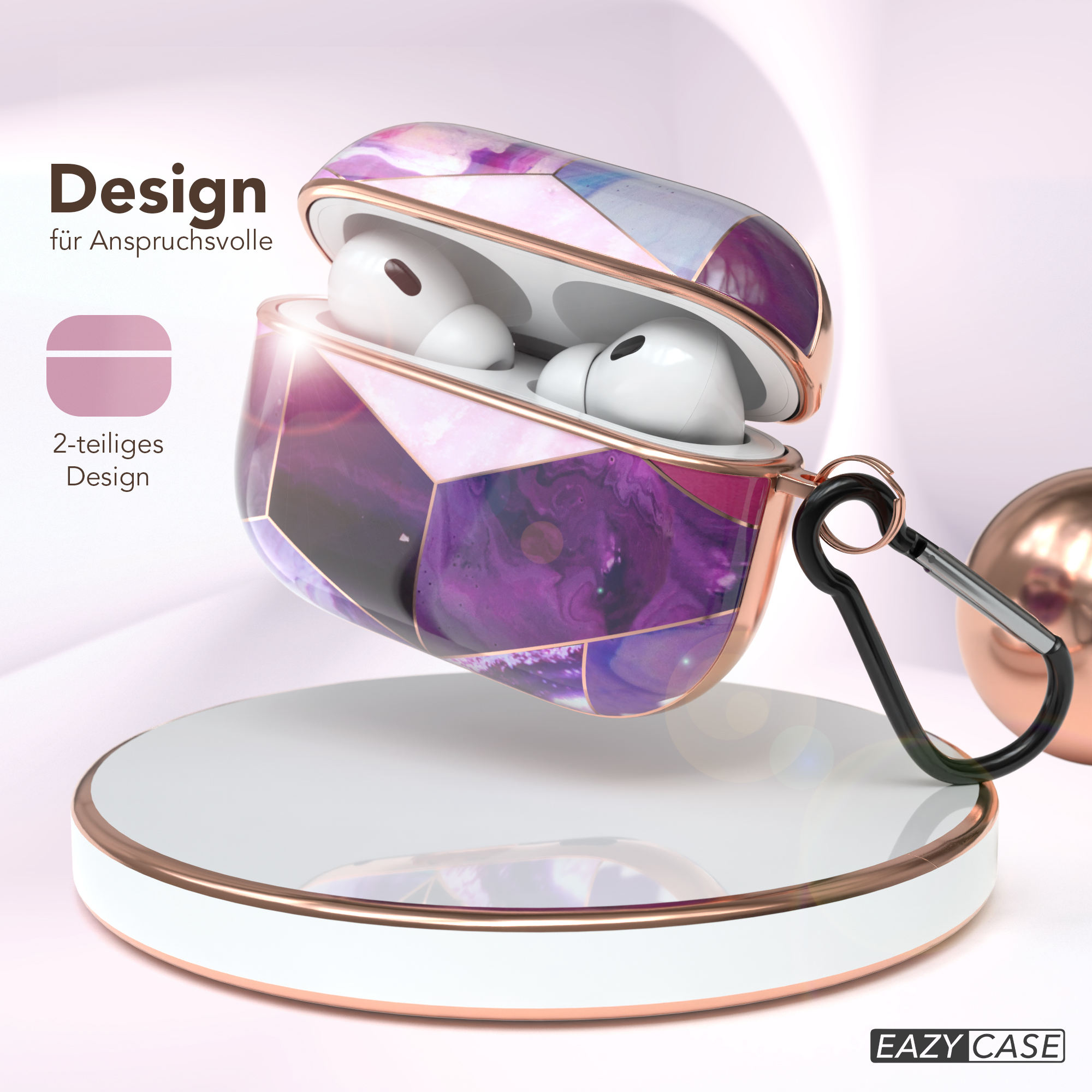 Kopfhörer-Etui mit dekorativem Design. Weiße Ohrhörer in einem Etui auf einem weißen Ladegerät.